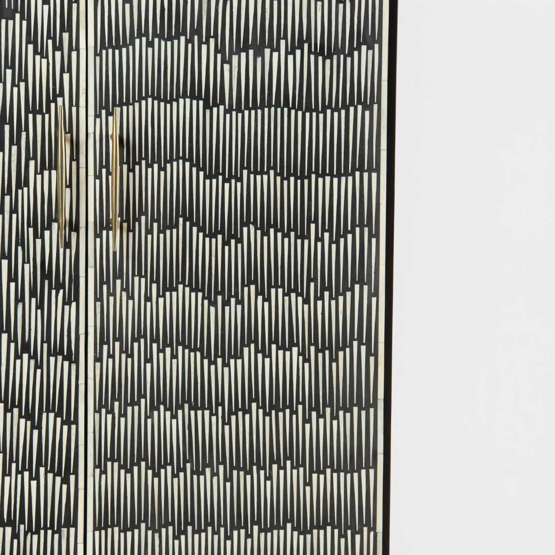 خزانة الناز - ترصيع العظام بالأبيض والأسود