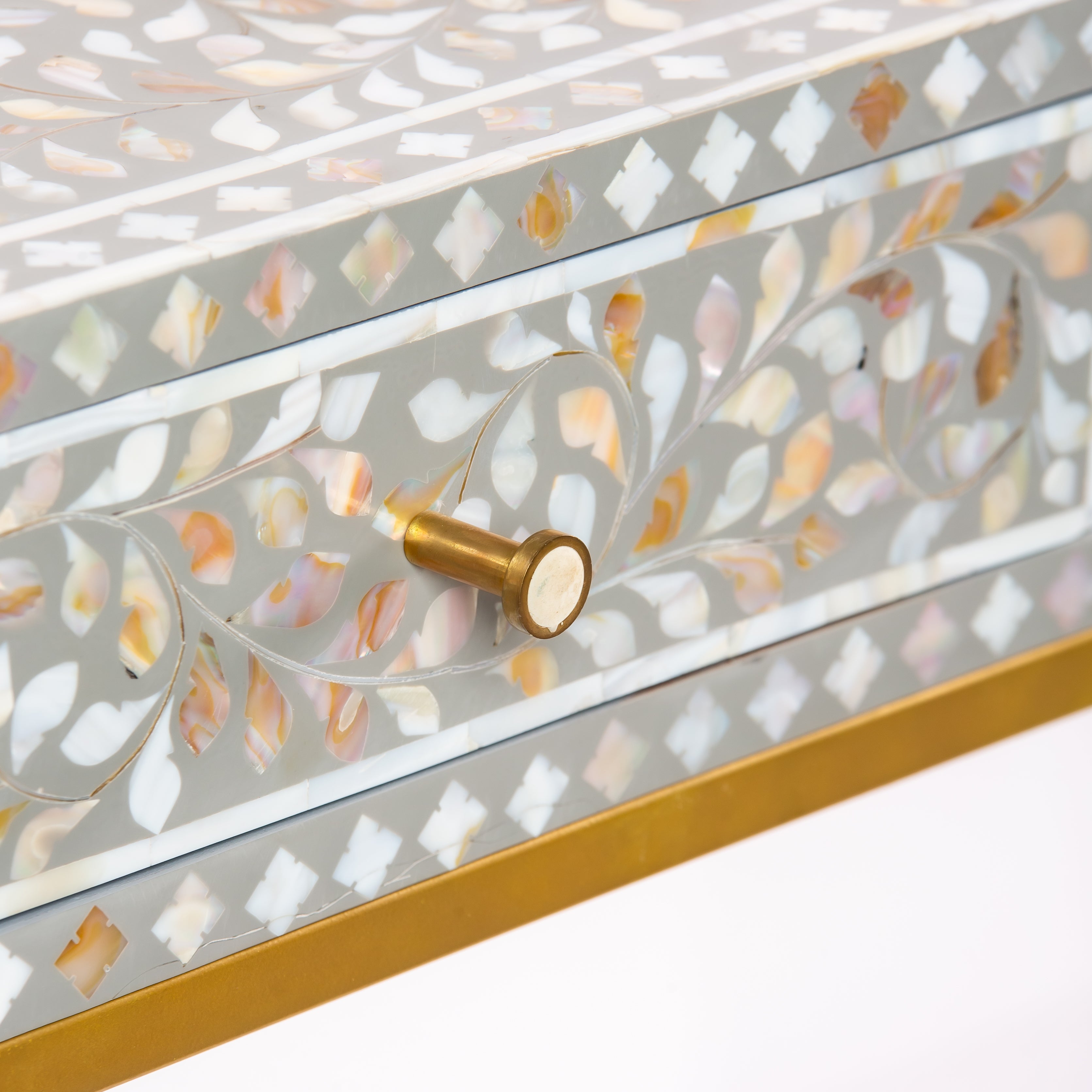 وحدة تسريحة صغيرة آيريس - مرصعة بأم اللؤلؤ الرمادي