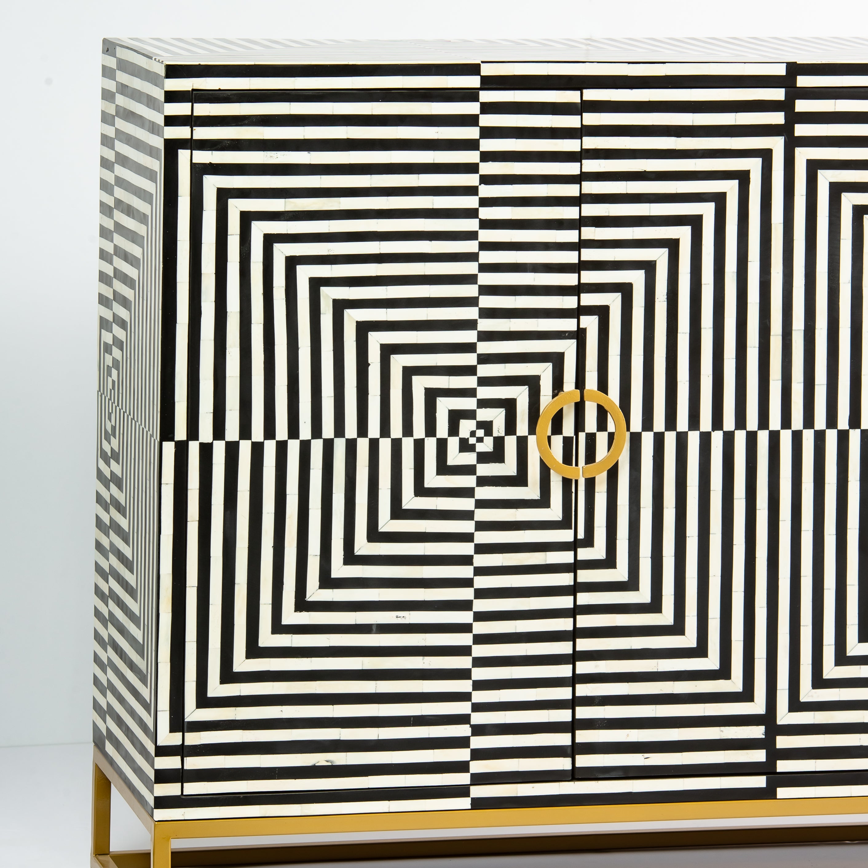 خزانة ليك - ترصيع العظام باللونين الأسود والأبيض