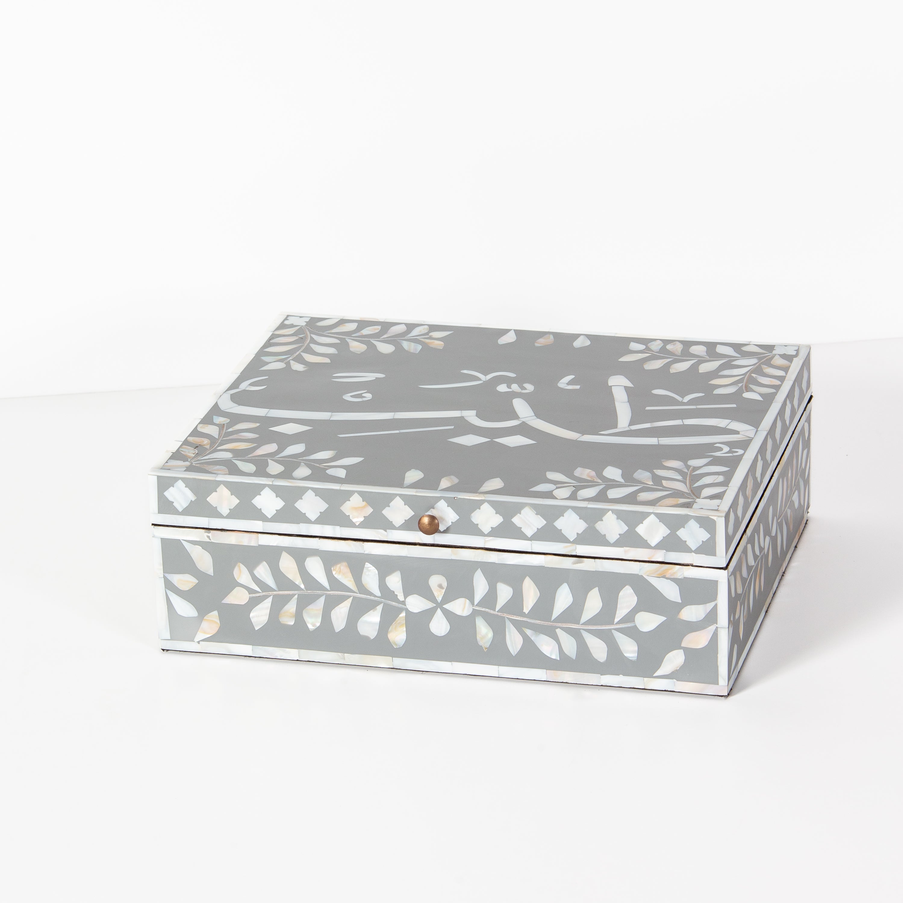 علبة القزحية - مرصعة بالصدف اللؤلؤية باللون الرمادي