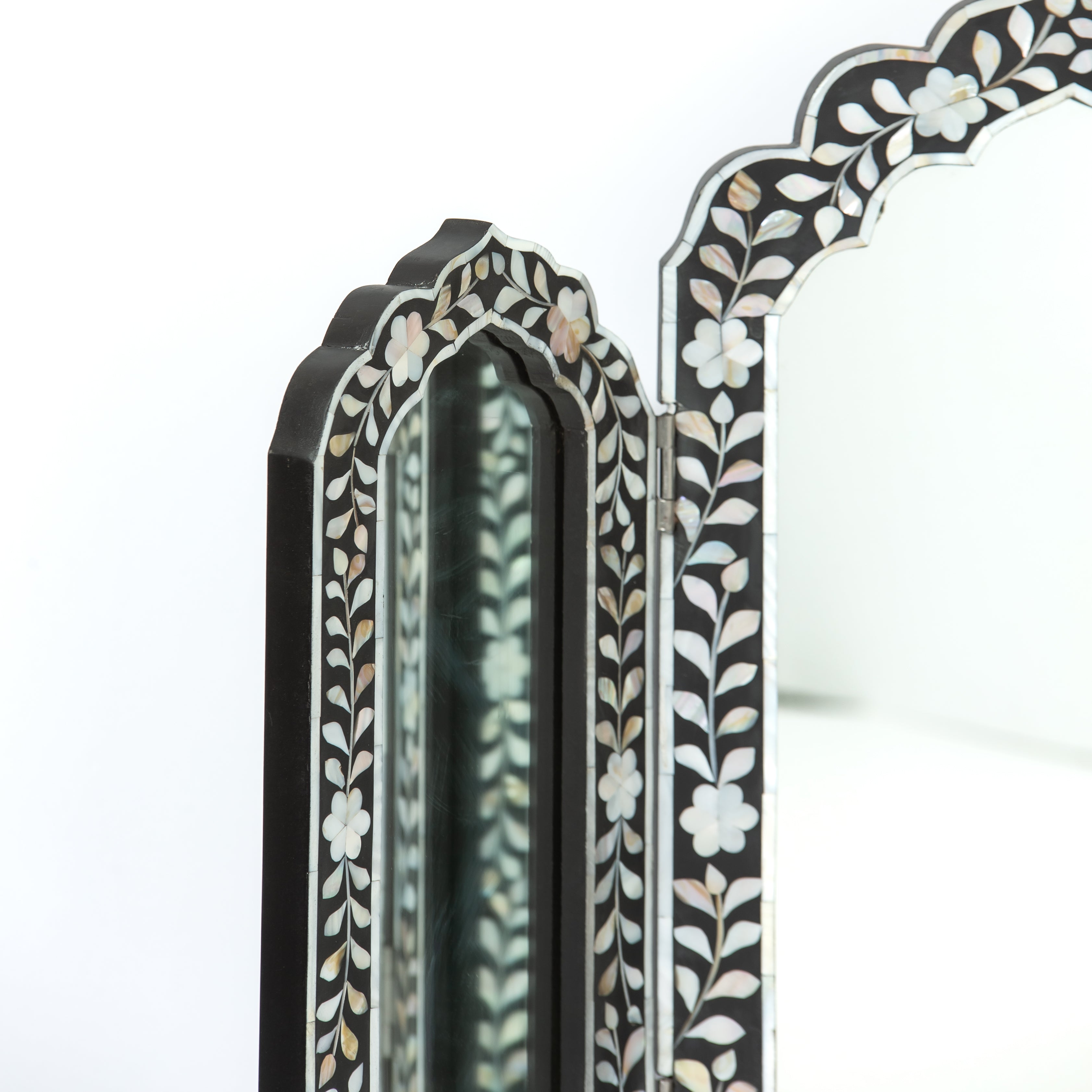 Iris Mirror - Black & White Mother of Pearl 1