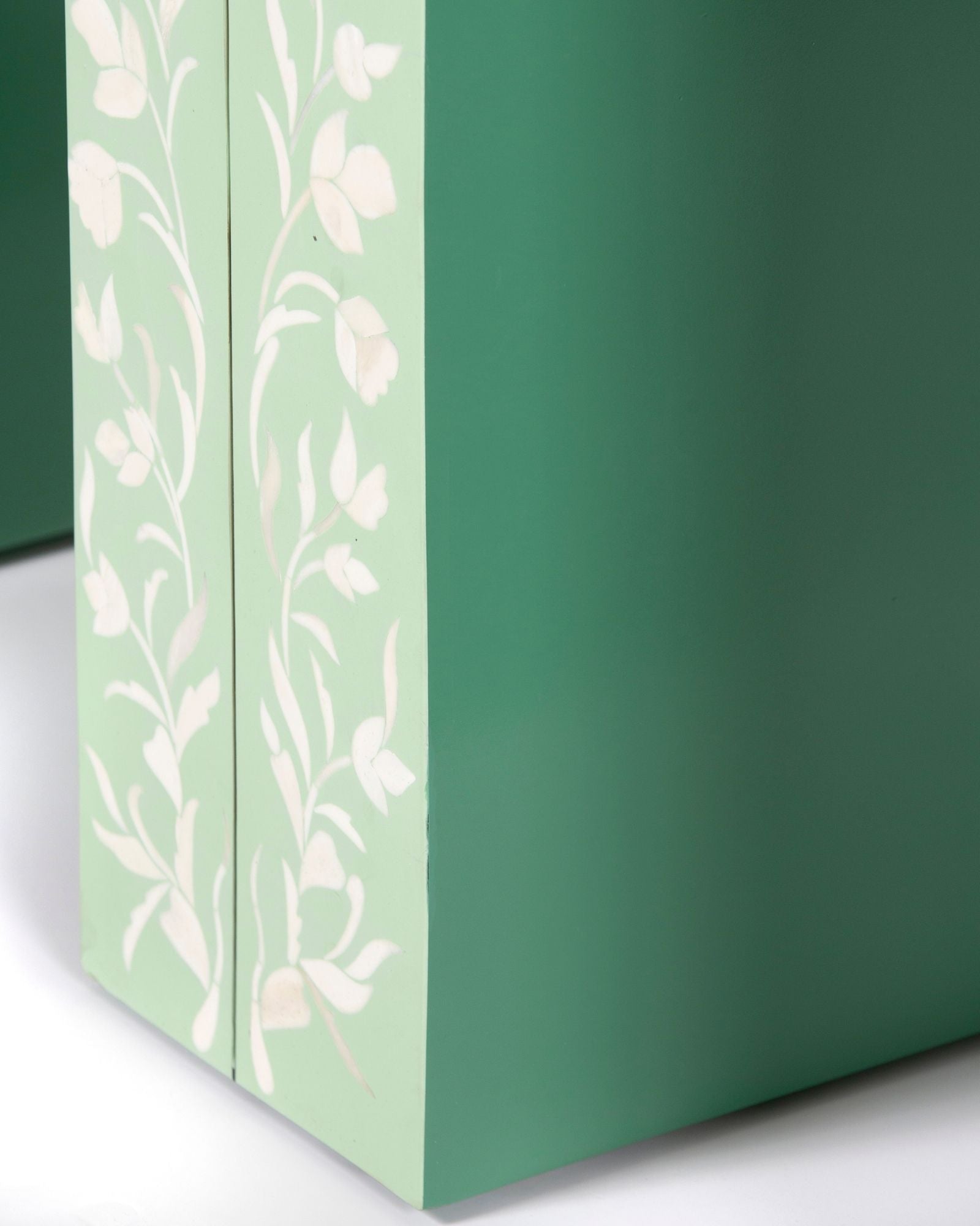 Rosetta Console - Green Bone Inlay
