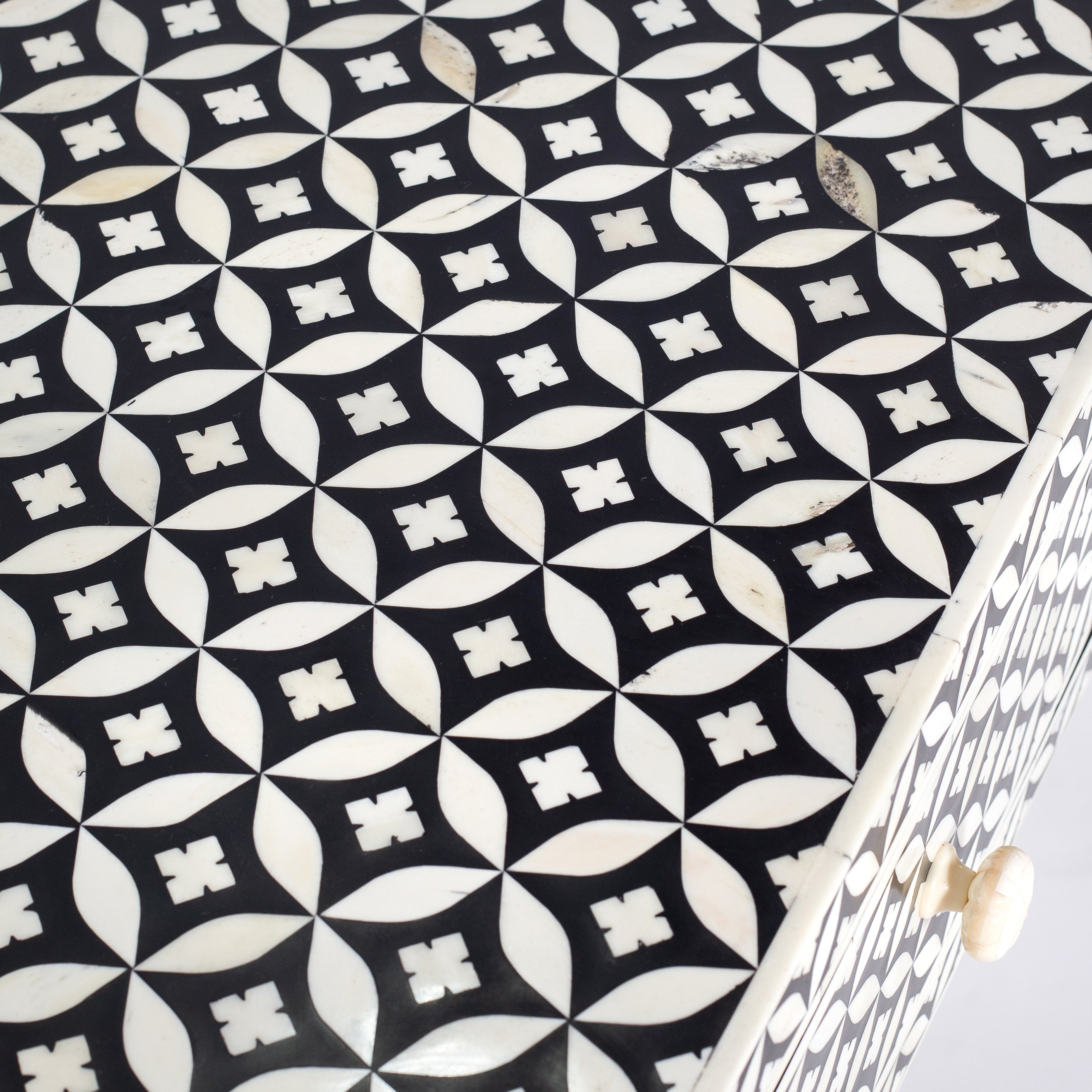 Handcrafted black and white bone inlay console table on mango wood, artisan-made heirloom by Tabeer Homes furniture.