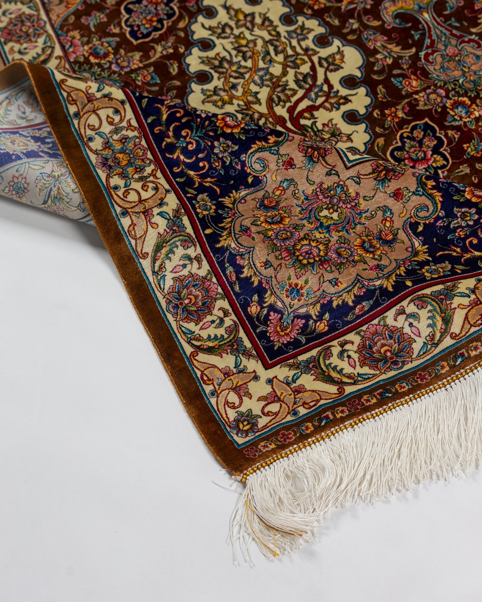 Ambra Persian silk carpet reverse and selvedge detail, camel 225x150 cm - Tabeer Homes Dubai