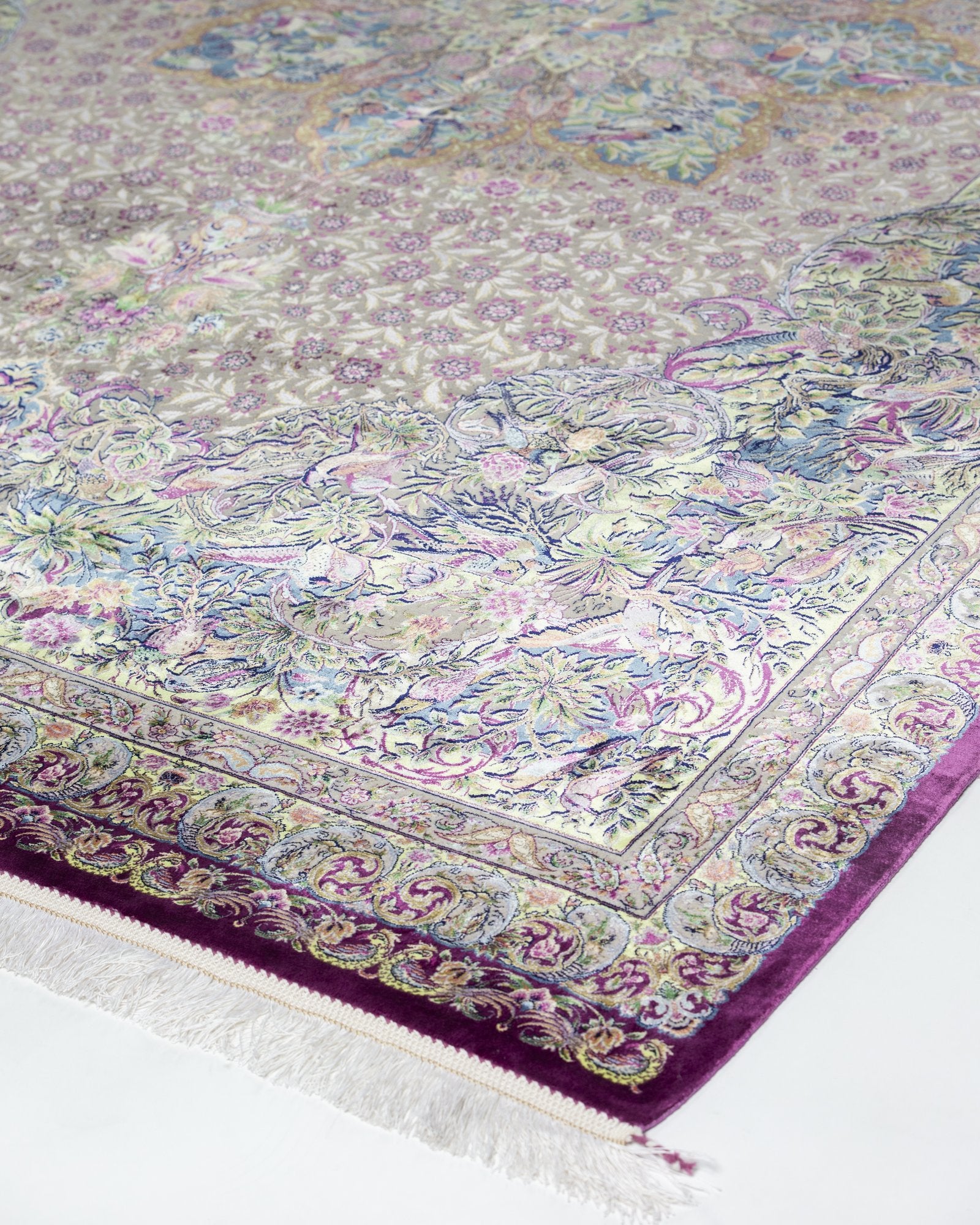 Arezoo Persian silk and wool rug centre medallion close-up, silver lilac 200 x 300 cm - Tabeer Homes Dubai