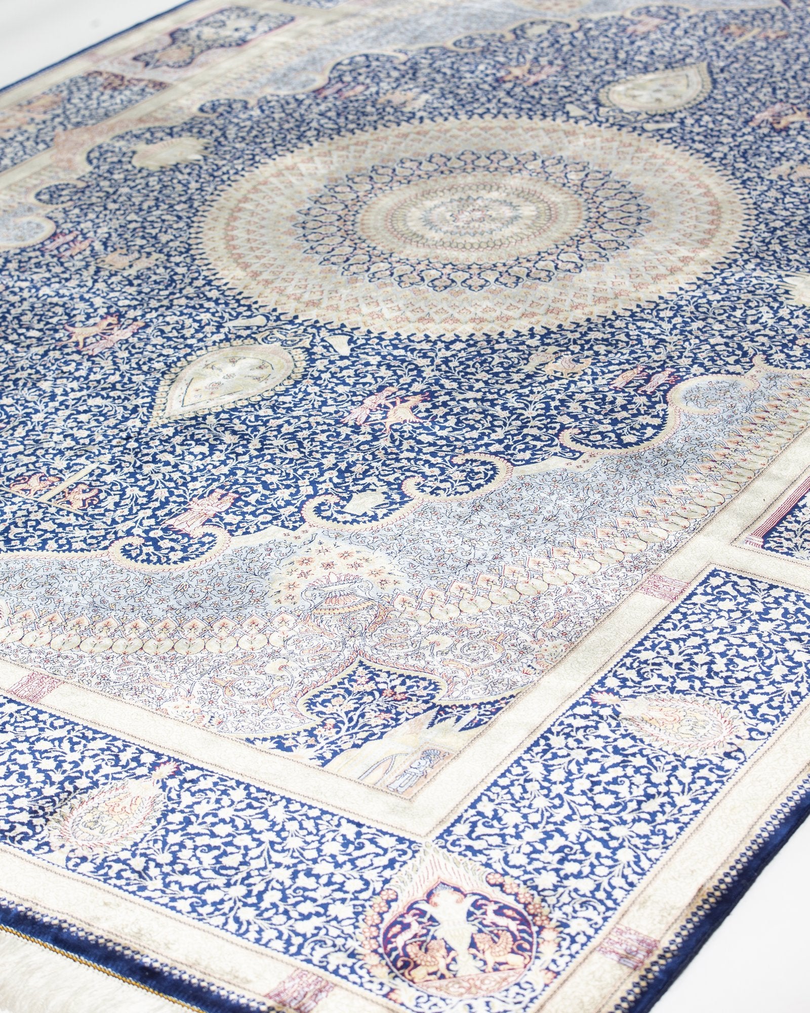 Behnaz Persian silk carpet design detail in cornflower blue, 200 x 300 cm - Tabeer Homes Dubai