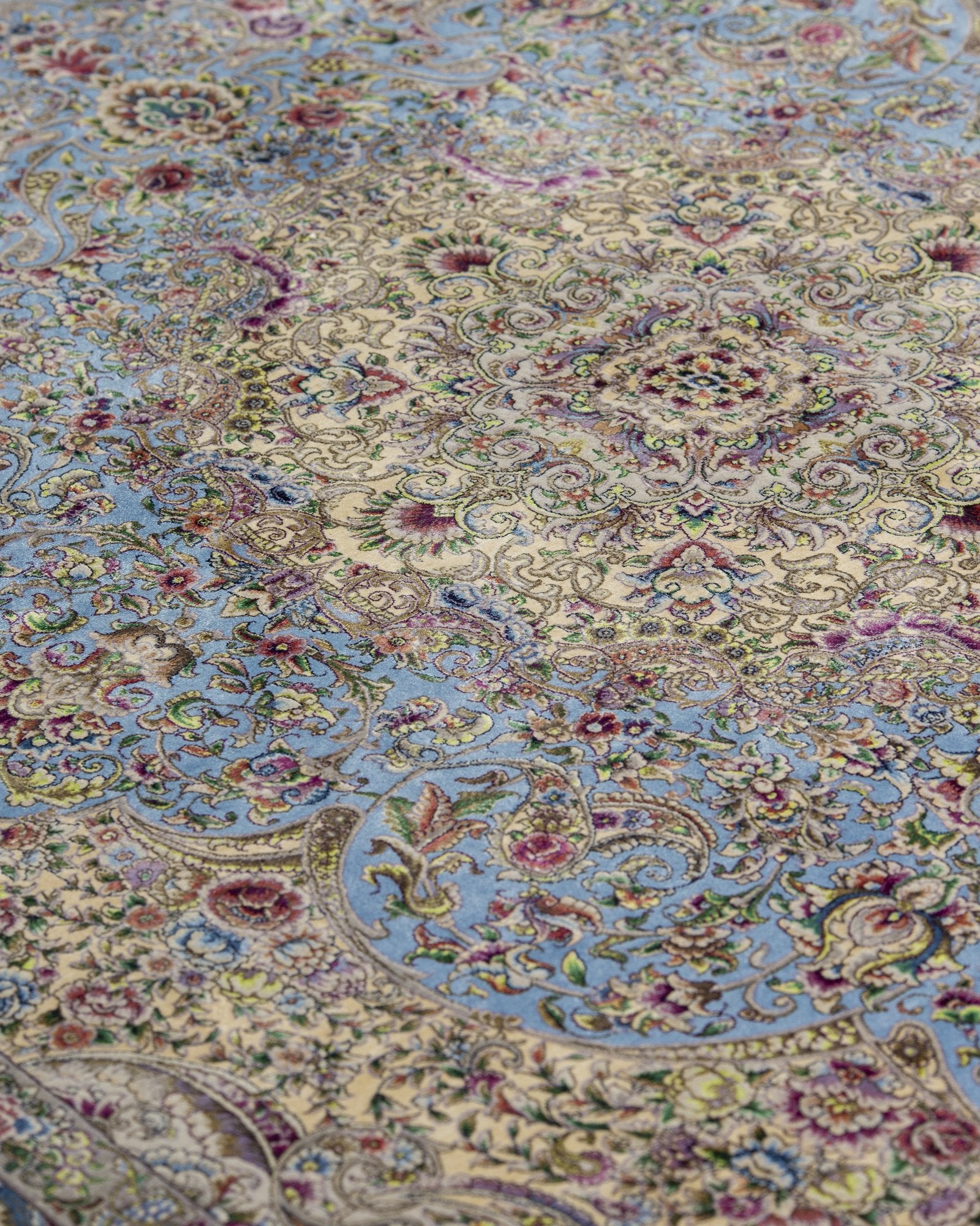 Bianca Persian silk and wool rug side view showing depth of colour, pearl grey 200 x 300 cm - Tabeer Homes Dubai