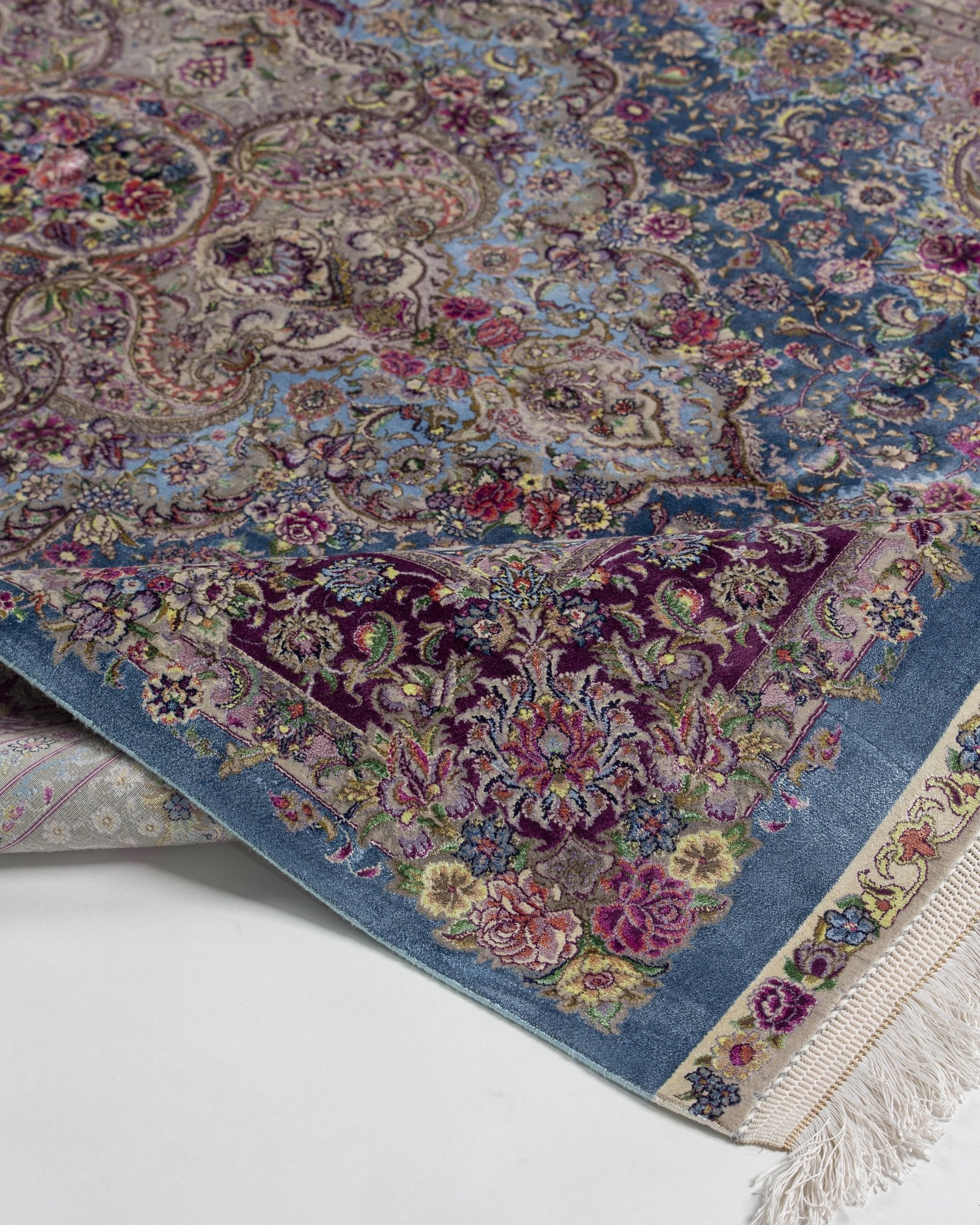 Farahnaz silk and wool carpet field pattern detail in powder blue, 225 x 150 cm - Tabeer Homes Dubai