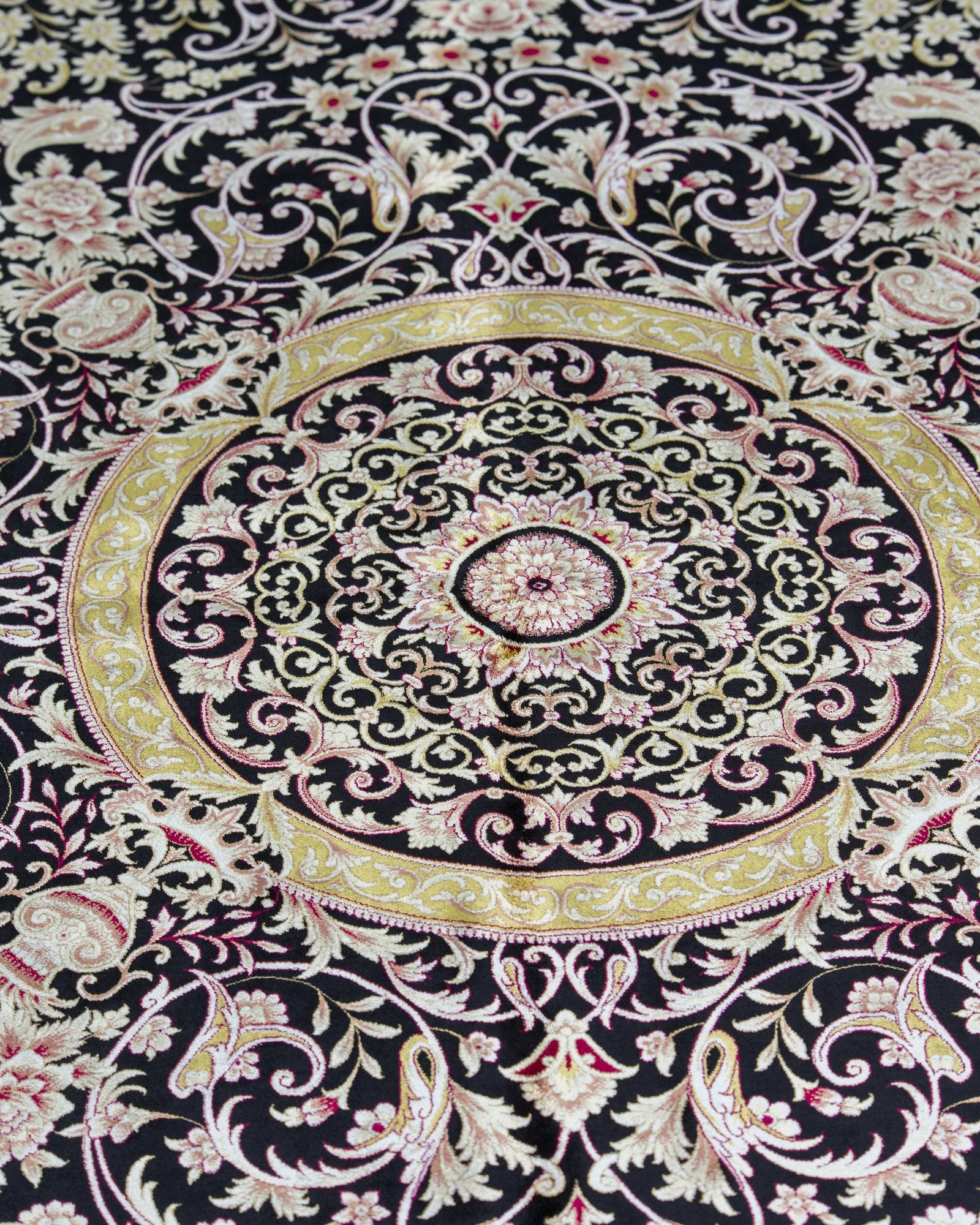 Isolde silk carpet border and corner detail in black and gold, 200 x 300 cm - Tabeer Homes Dubai