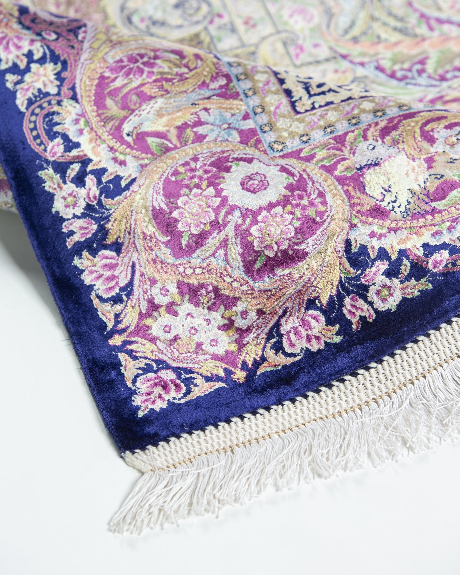 Katayoun silk and wool carpet field pattern detail in violet, 200 x 300 cm - Tabeer Homes Dubai