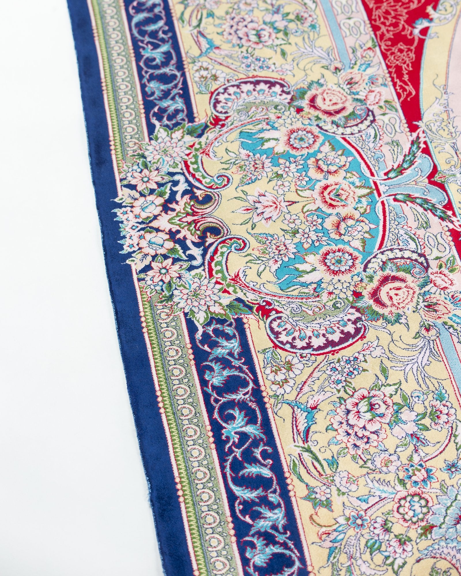 Marguerite silk carpet floral motif close-up in red and ivory, 200 x 300 cm - Tabeer Homes Dubai