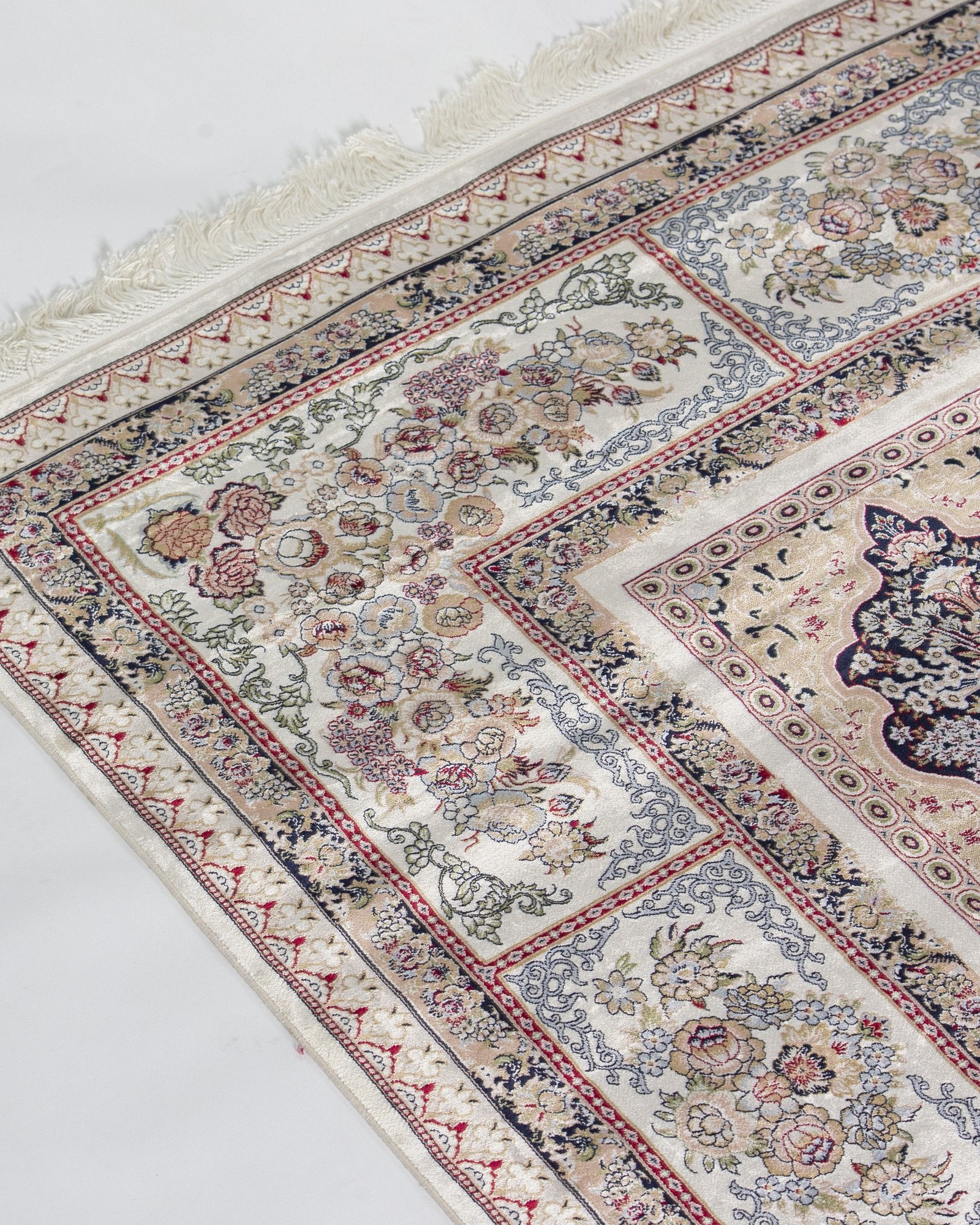 Pariwash Persian silk rug fringe and selvedge detail, ivory and grey 250 x 350 cm - Tabeer Homes Dubai