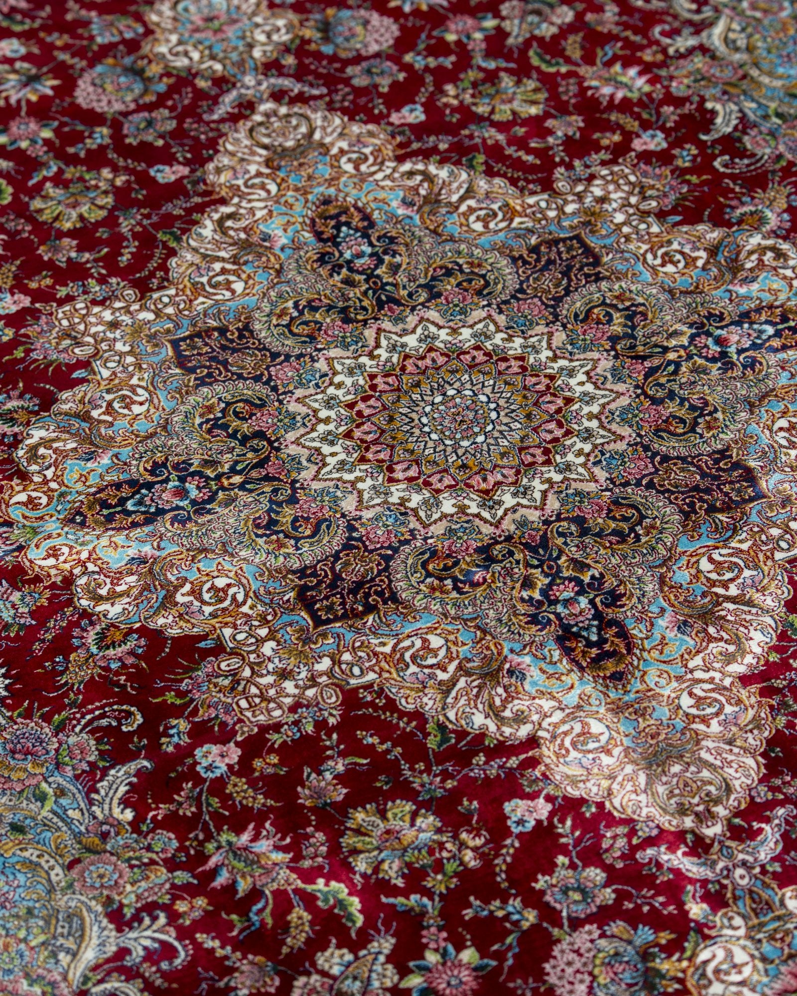 Roxana Persian silk carpet border and pattern detail, red 225x150 cm - Tabeer Homes Dubai