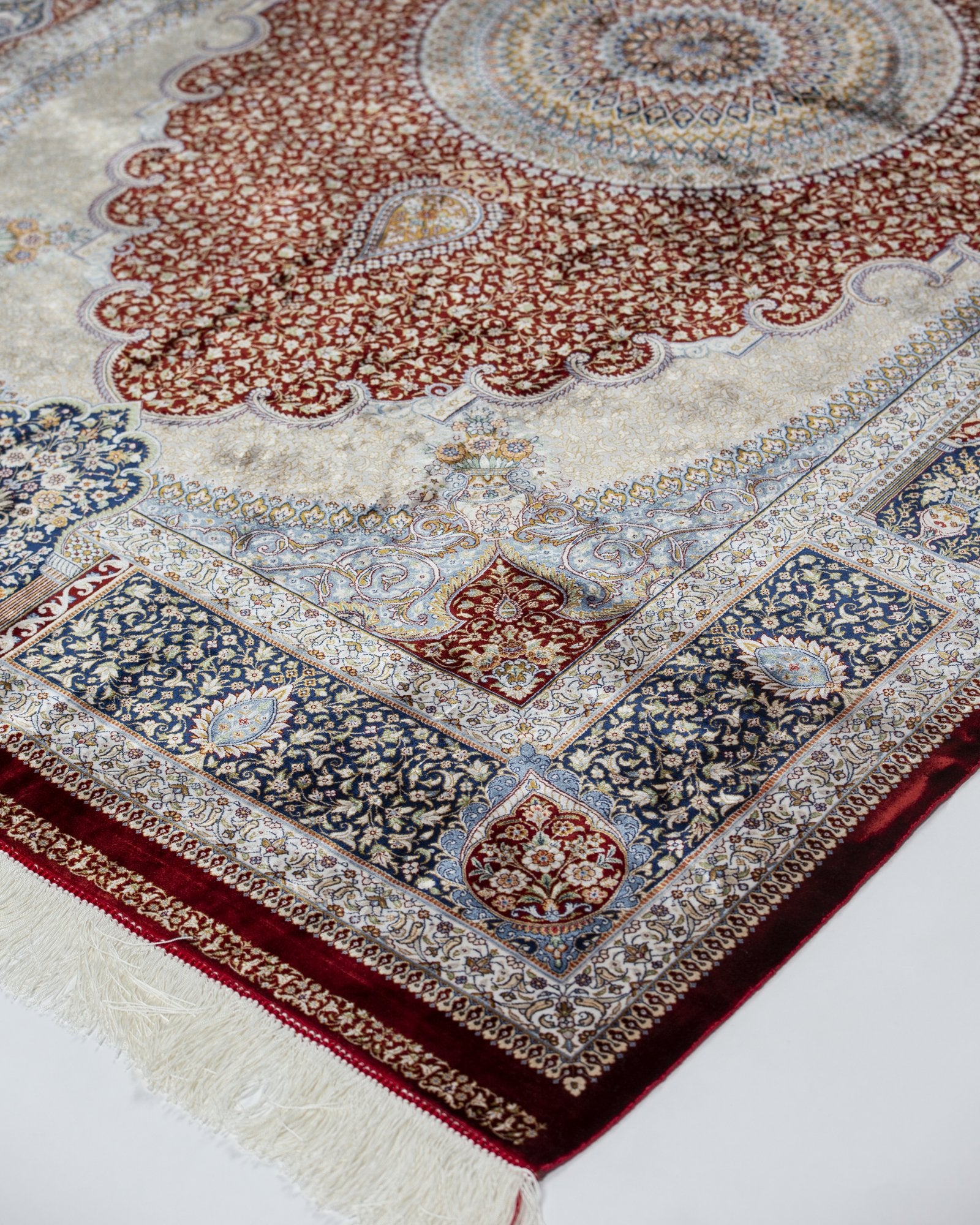 Rubina Persian silk carpet reverse and selvedge detail, red 225x150 cm - Tabeer Homes Dubai