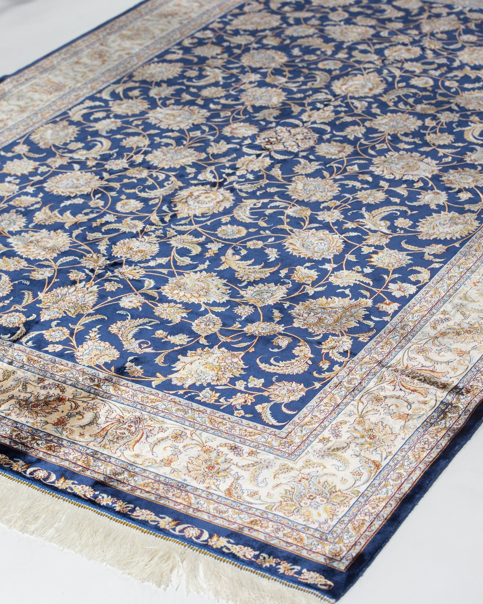 Sapphira Persian silk carpet border and pattern detail, royal blue 225x150 cm - Tabeer Homes Dubai