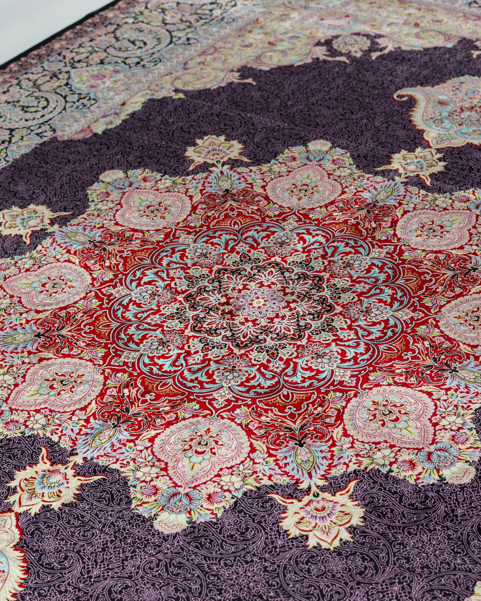 Valentina silk carpet border and corner detail in aubergine, 200 x 300 cm - Tabeer Homes Dubai