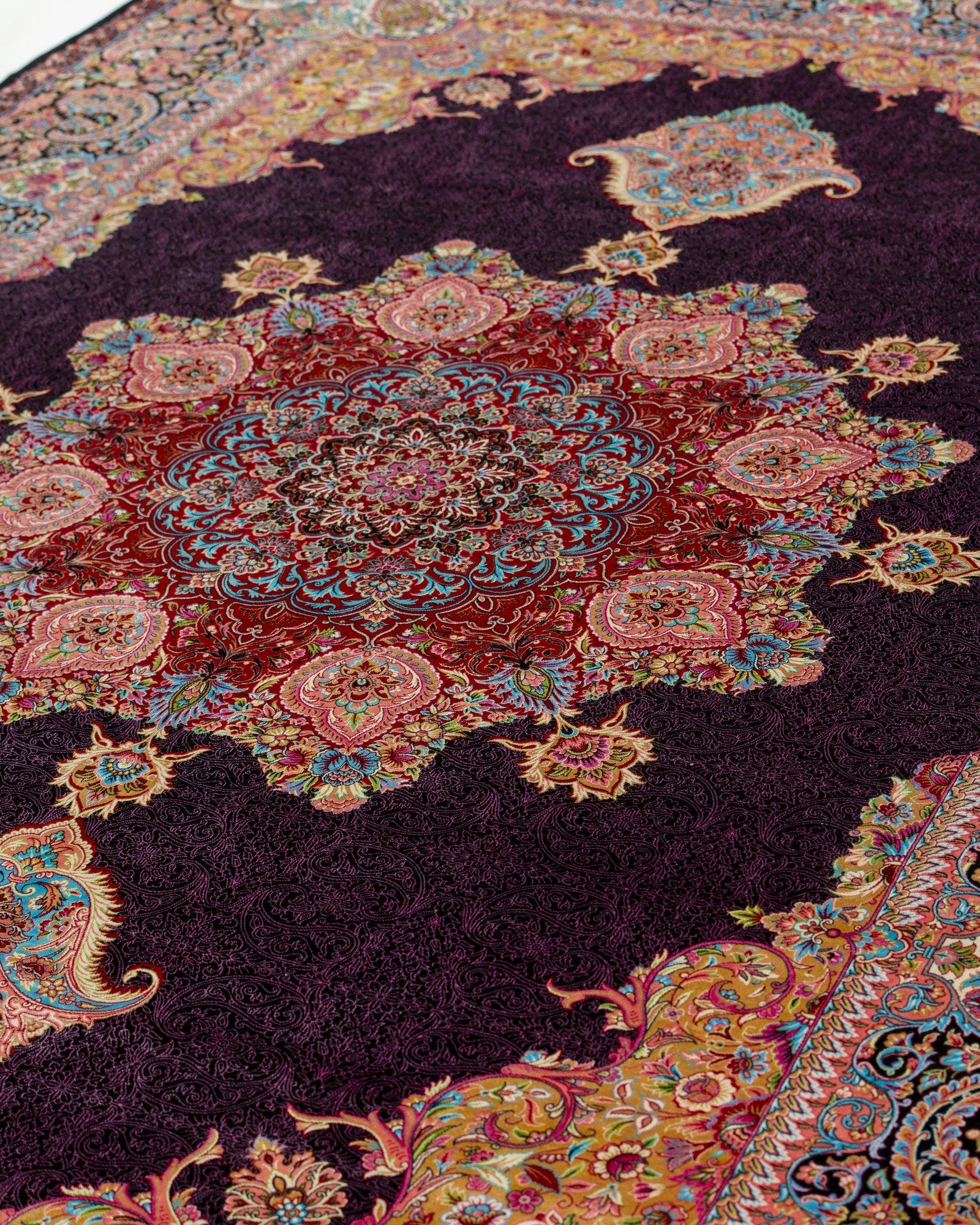 Valentina Persian silk rug fringe and selvedge detail, aubergine 200 x 300 cm - Tabeer Homes Dubai