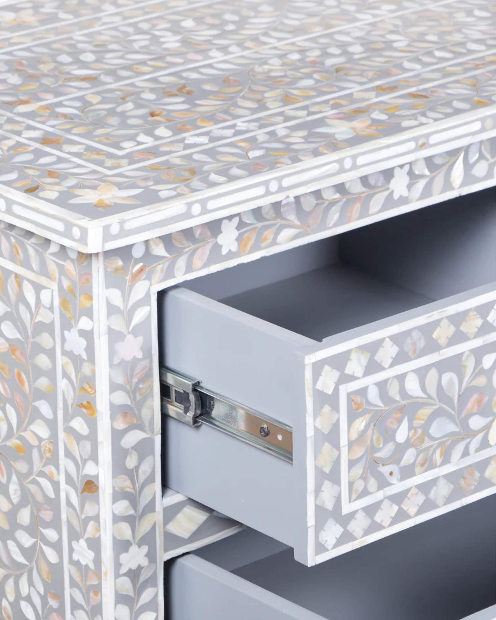 Iris Chest of Drawers in grey Mother of Pearl inlay