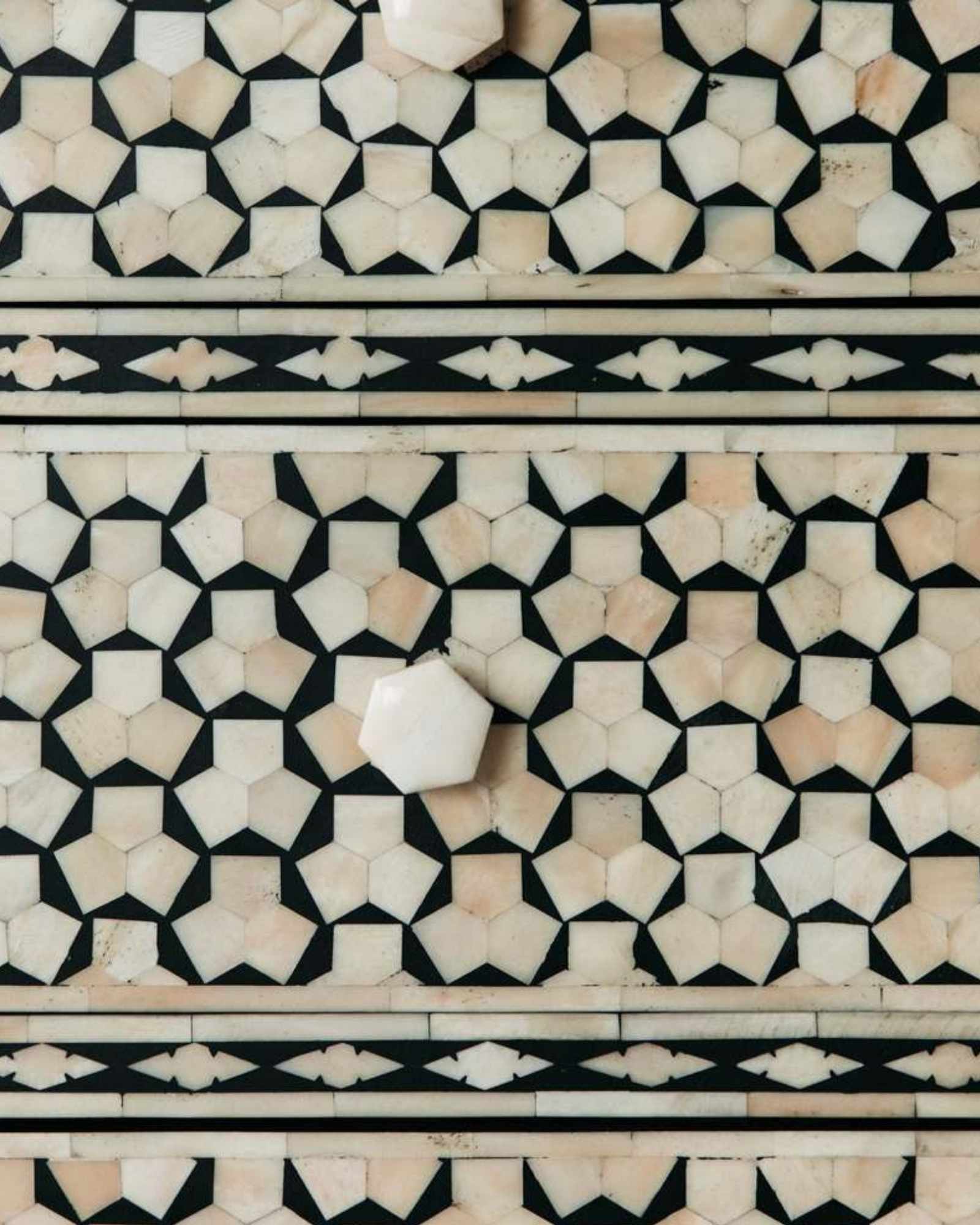 Vaan Chest of Drawers - Black & White Bone Inlay - Tabeer Homes