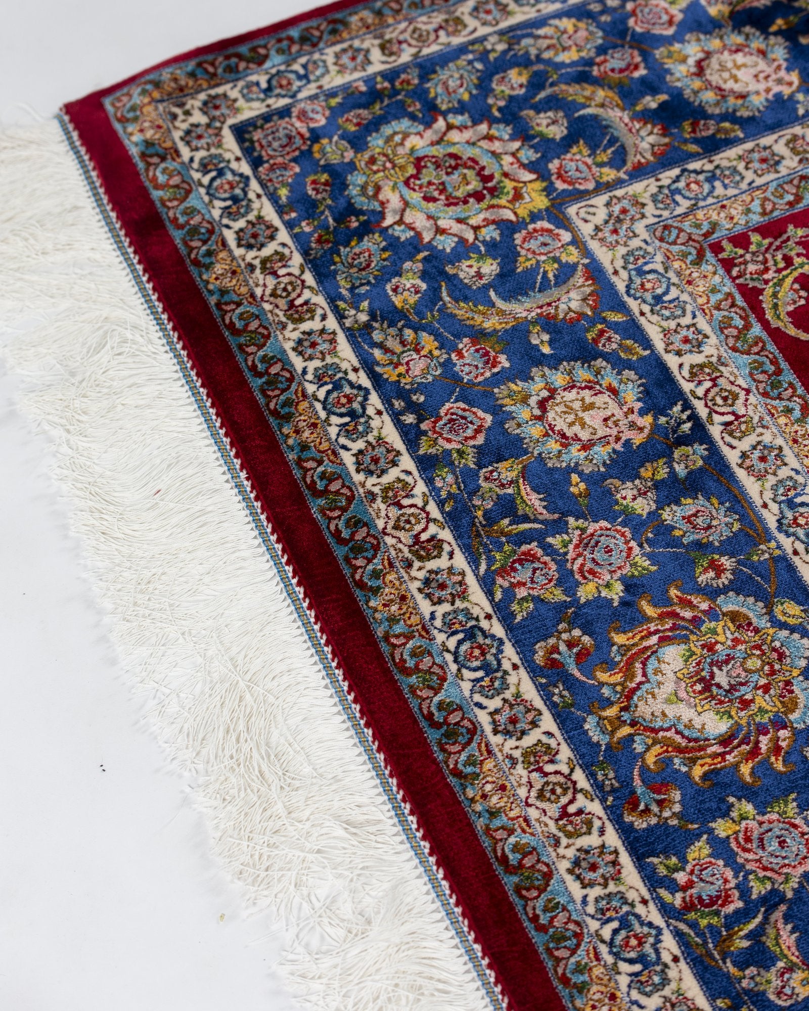 Alessia Persian silk rug edge binding and back detail, ruby red 200 x 300 cm - Tabeer Homes Dubai