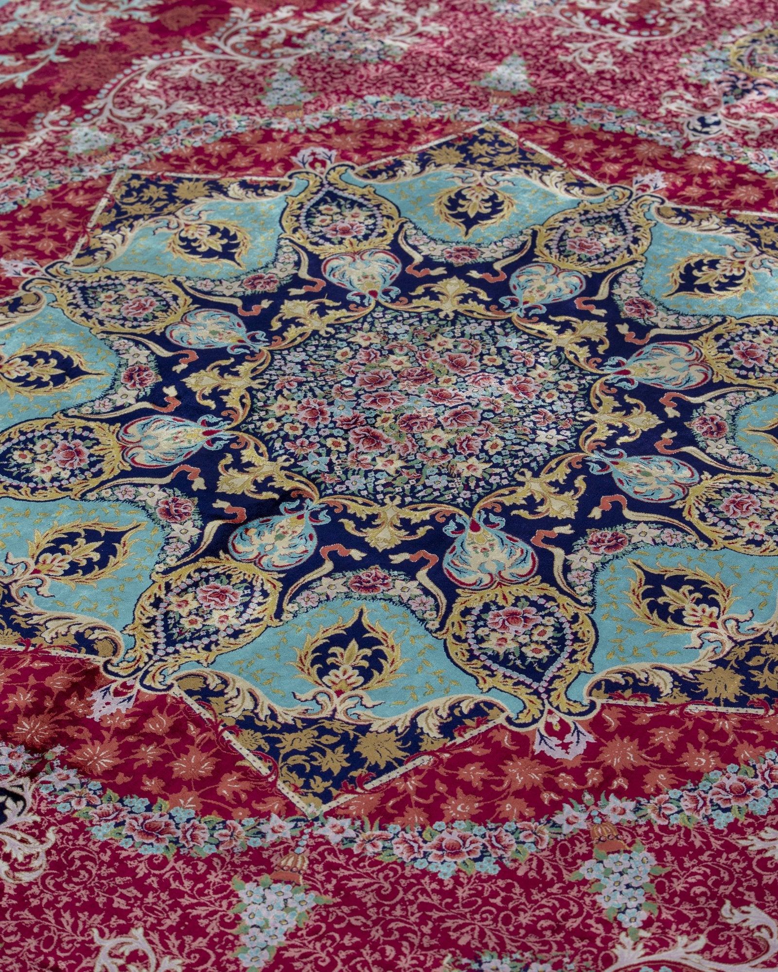 Almeria silk carpet border and corner detail in ruby red, 250 x 350 cm - Tabeer Homes Dubai