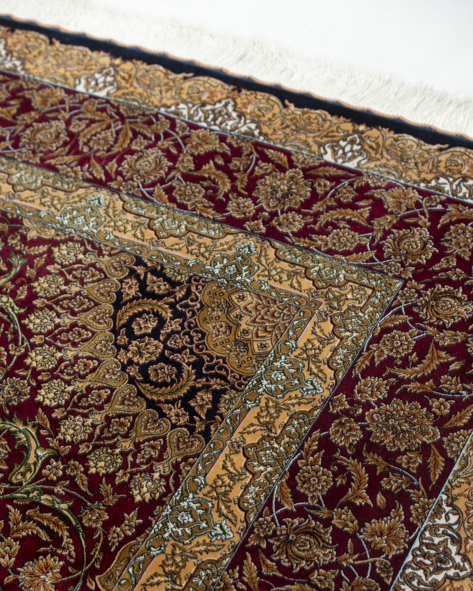 Ardeshir Persian silk rug fringe and selvedge detail, burgundy 200 x 300 cm - Tabeer Homes Dubai
