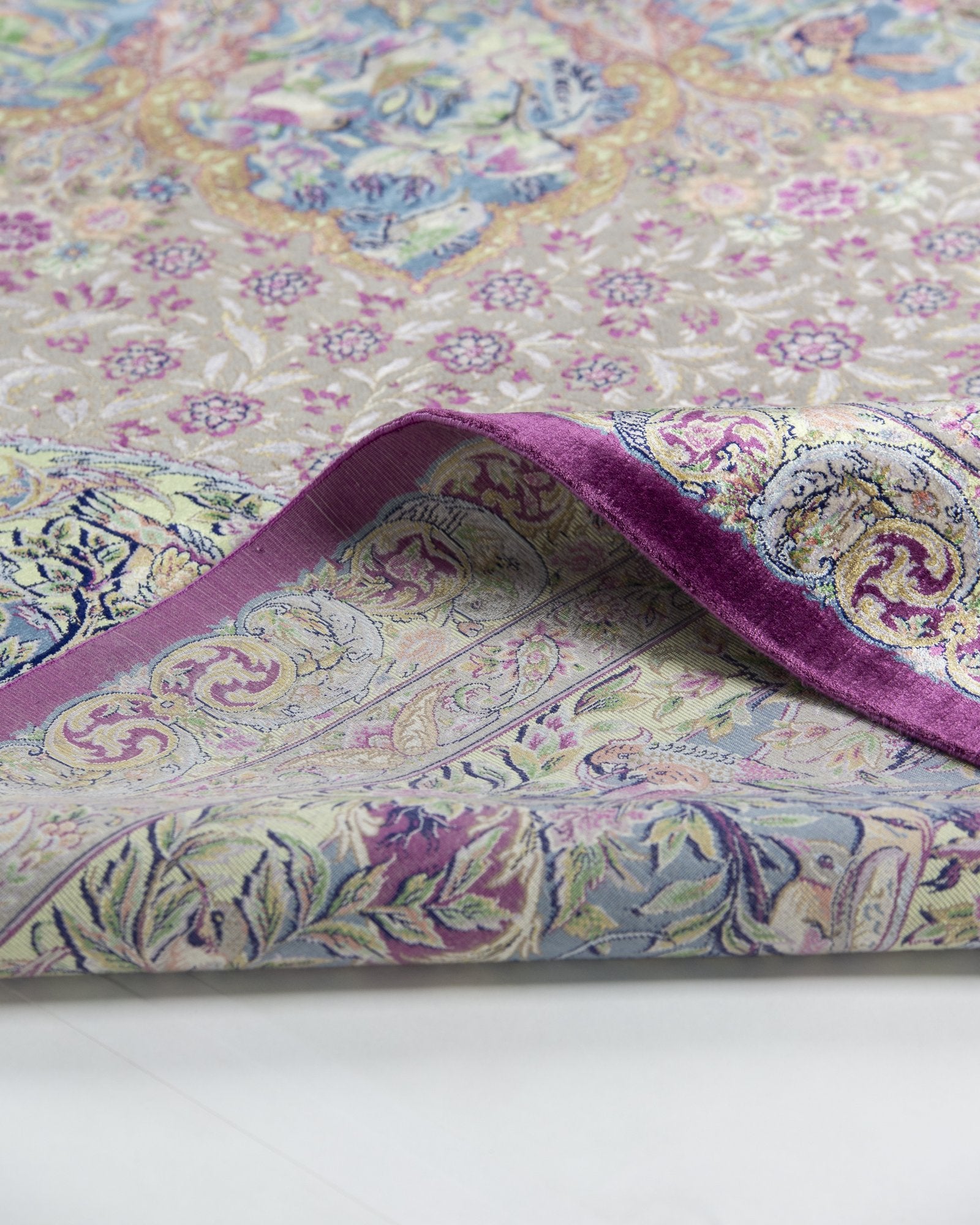 Arezoo silk and wool carpet knot density and detail, silver lilac 200 x 300 cm - Tabeer Homes Dubai
