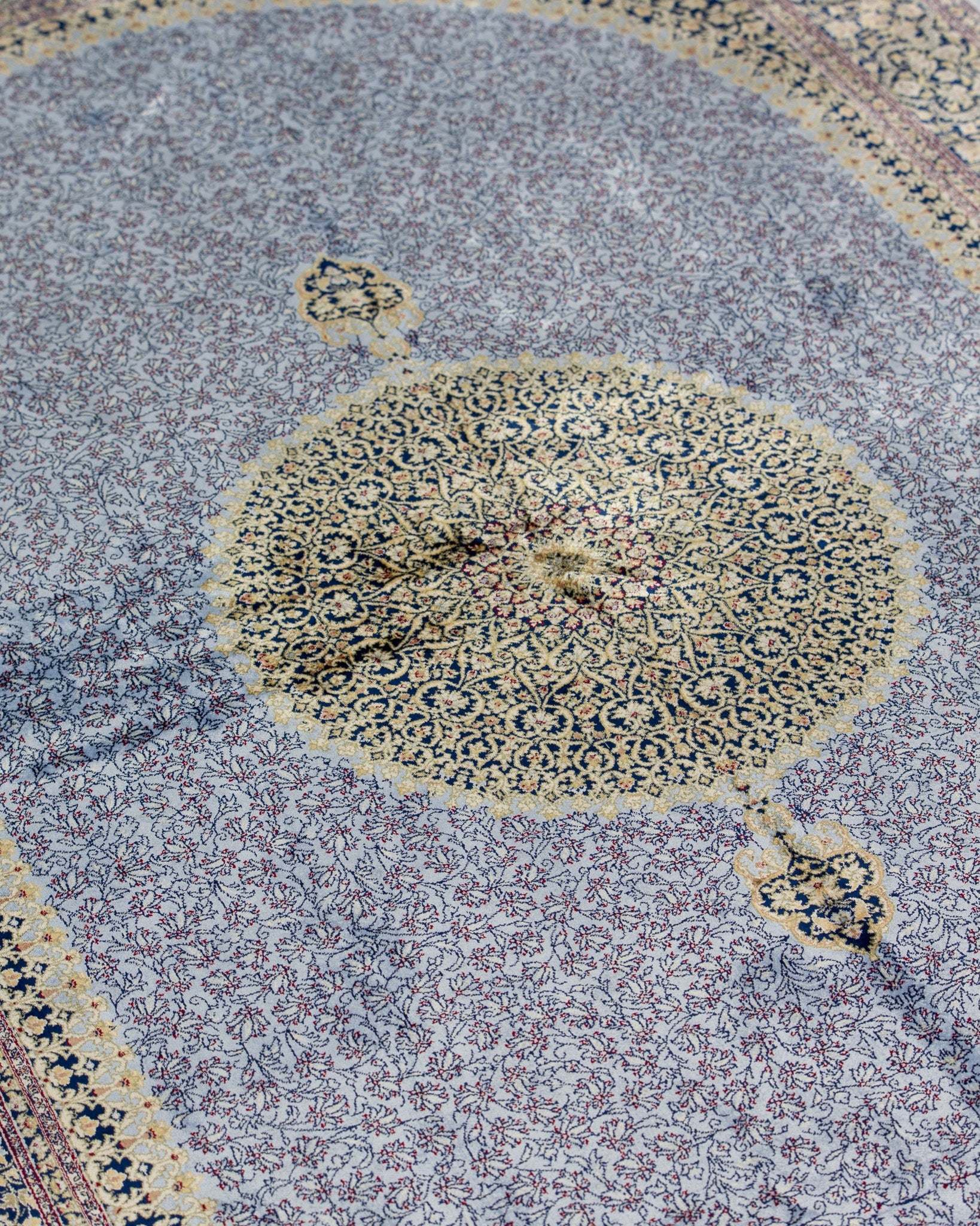 Aseman silk rug medallion detail