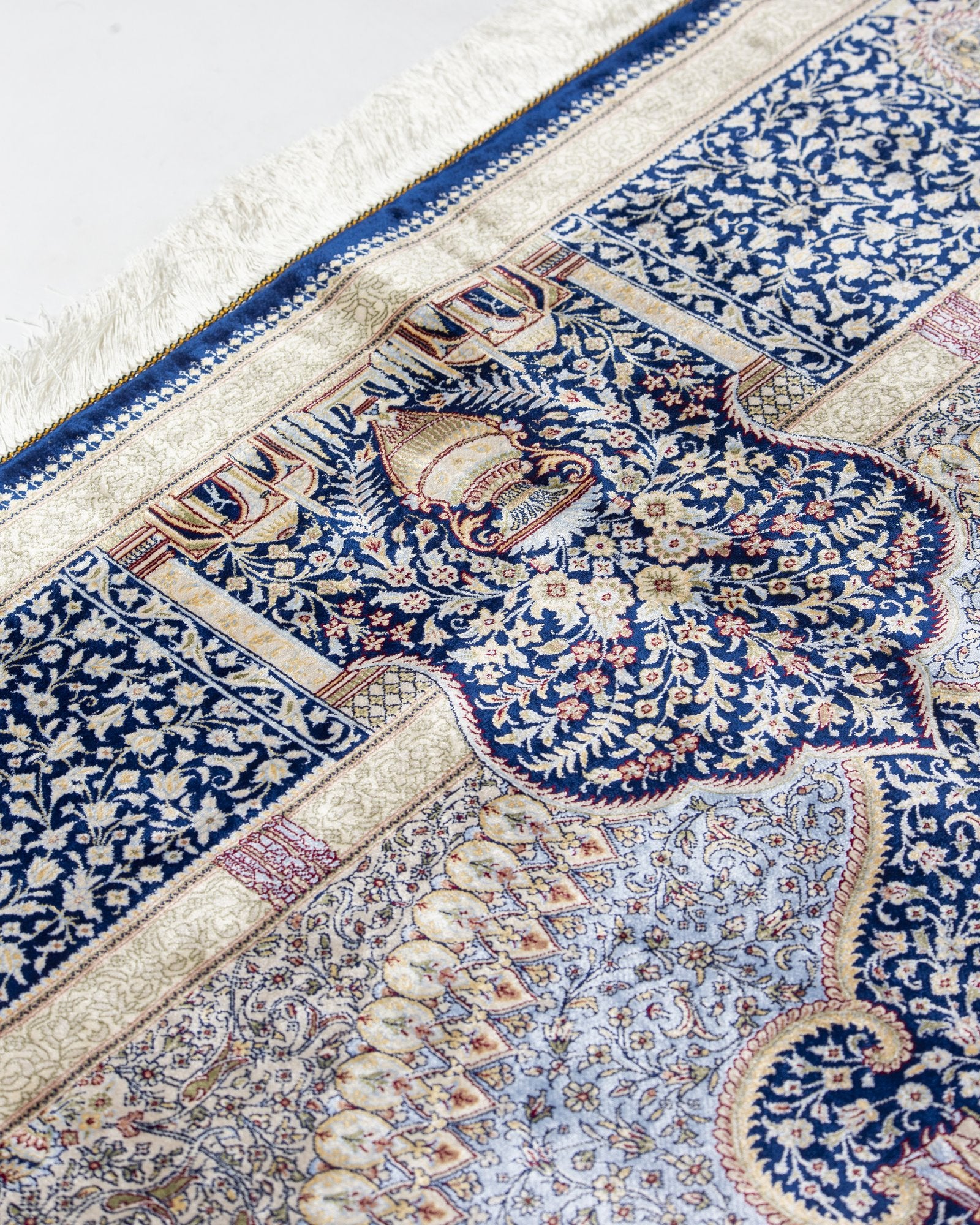 Behnaz Persian silk rug pile texture and sheen, cornflower blue 200 x 300 cm - Tabeer Homes Dubai