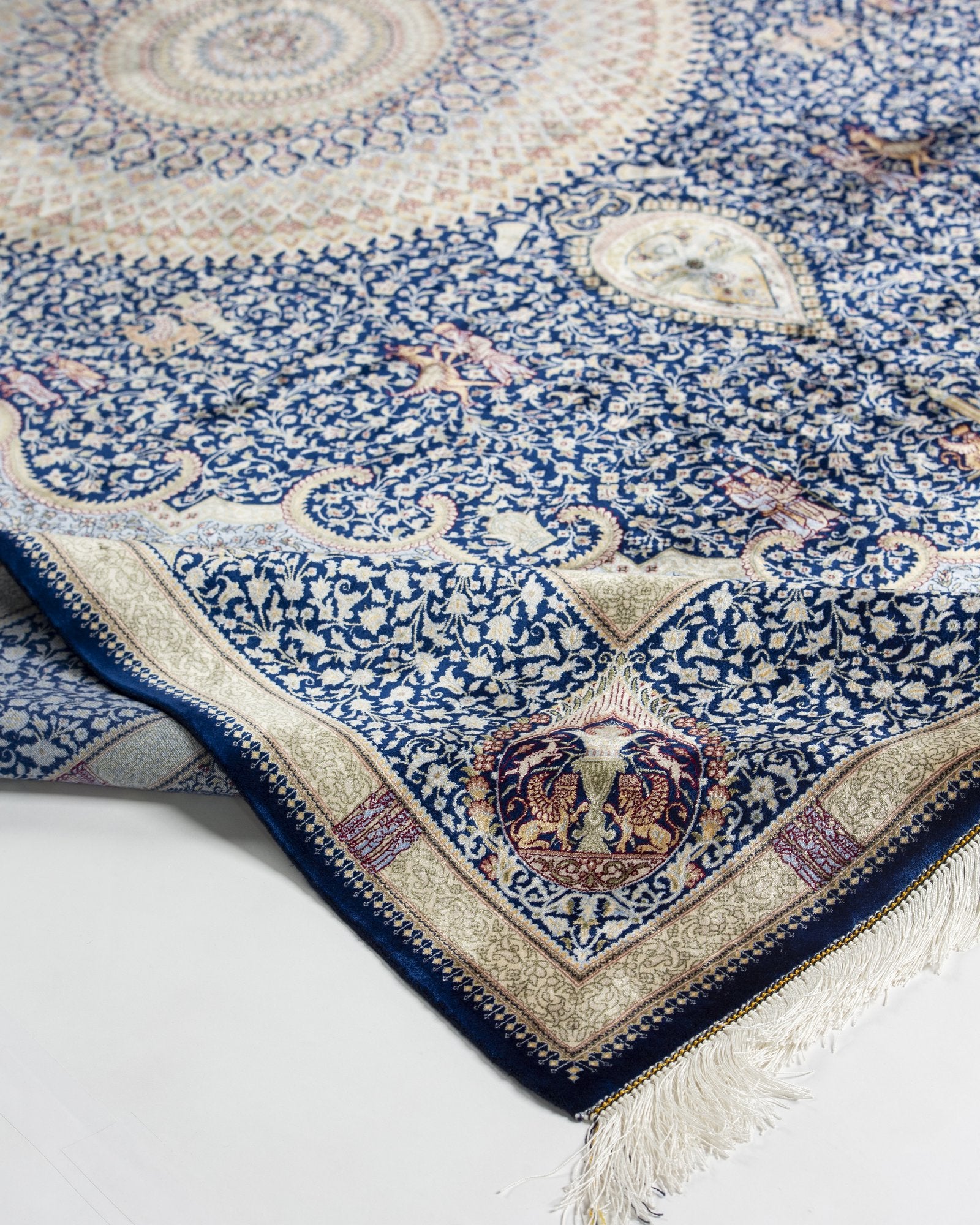 Behnaz Persian silk rug edge binding and back detail, cornflower blue 200 x 300 cm - Tabeer Homes Dubai