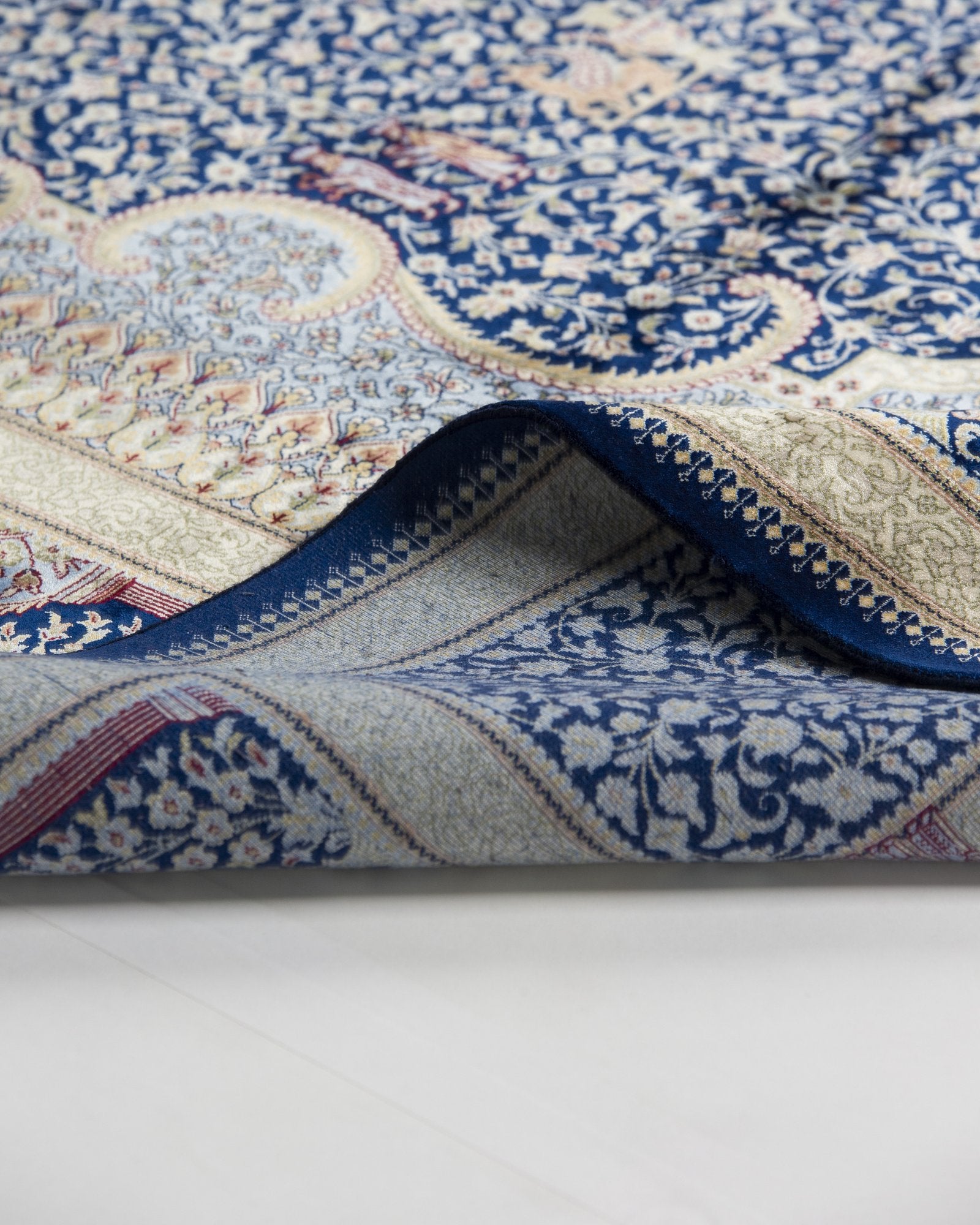 Behnaz silk carpet spandrel and guard border in cornflower blue, 200 x 300 cm - Tabeer Homes Dubai