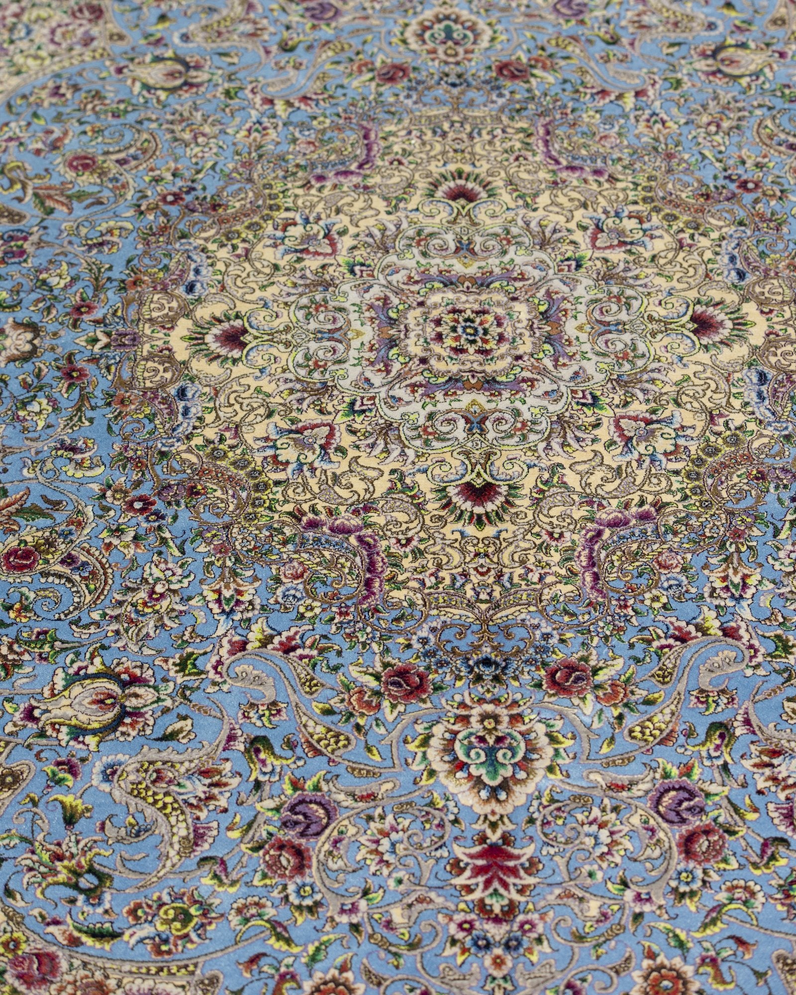 Bianca Persian silk and wool rug pile texture and sheen, pearl grey 200 x 300 cm - Tabeer Homes Dubai