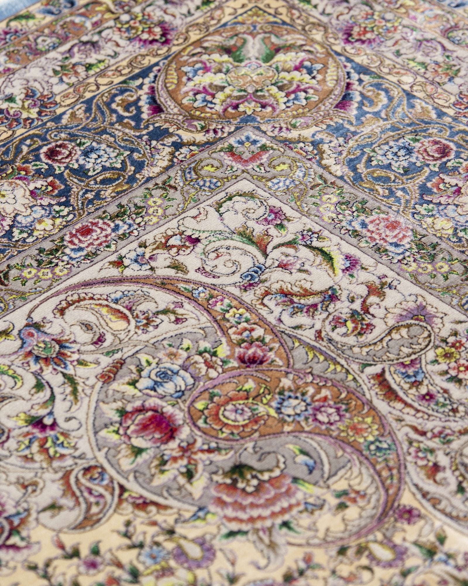Bianca silk and wool carpet floral motif close-up in pearl grey, 200 x 300 cm - Tabeer Homes Dubai