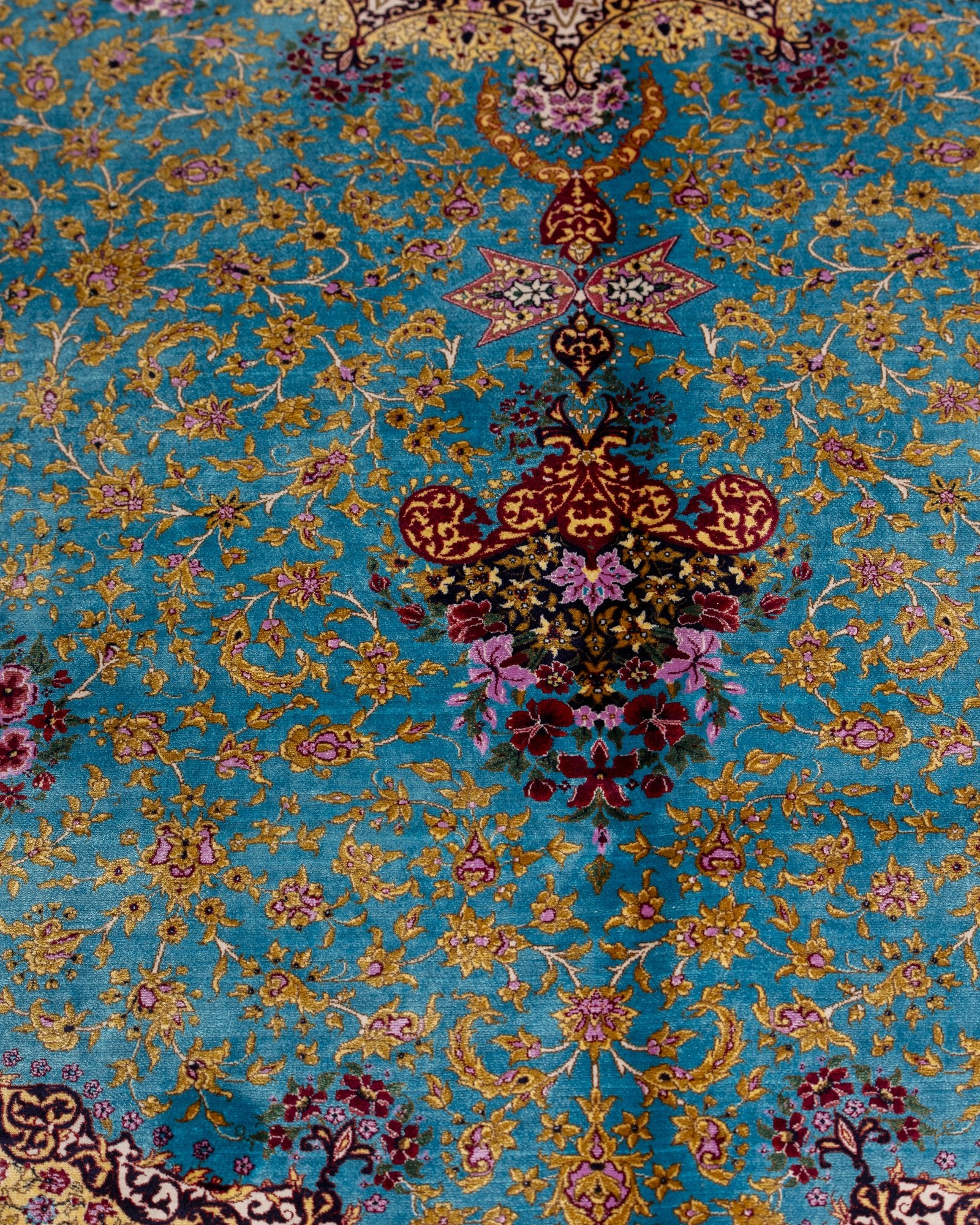 Camilla silk carpet border and corner detail in aqua blue, 200 x 300 cm - Tabeer Homes Dubai