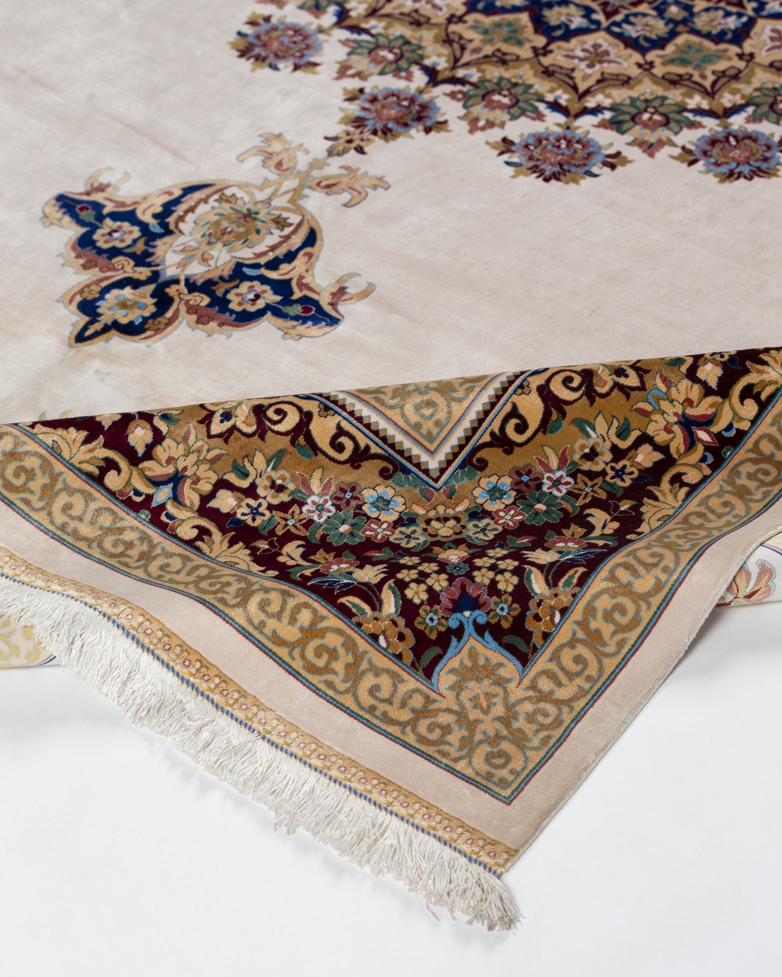 Damaris silk carpet floral motif close-up in ivory, 200 x 300 cm - Tabeer Homes Dubai