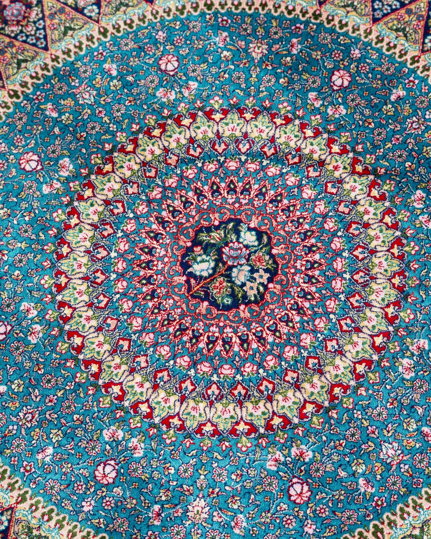 Darya silk rug medallion with silk fringe