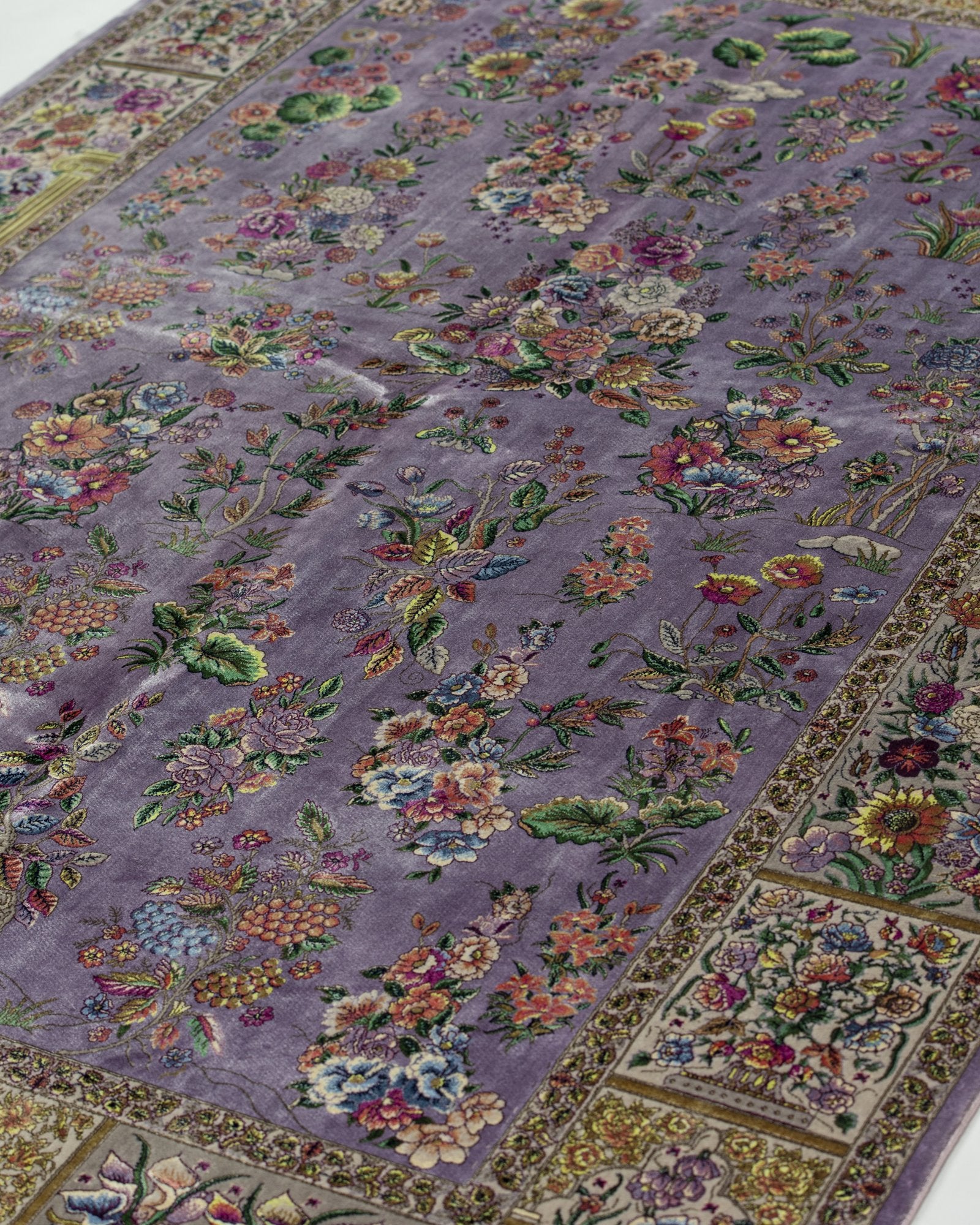 Flora Persian silk and wool carpet border and pattern detail, lilac 225x150 cm - Tabeer Homes Dubai
