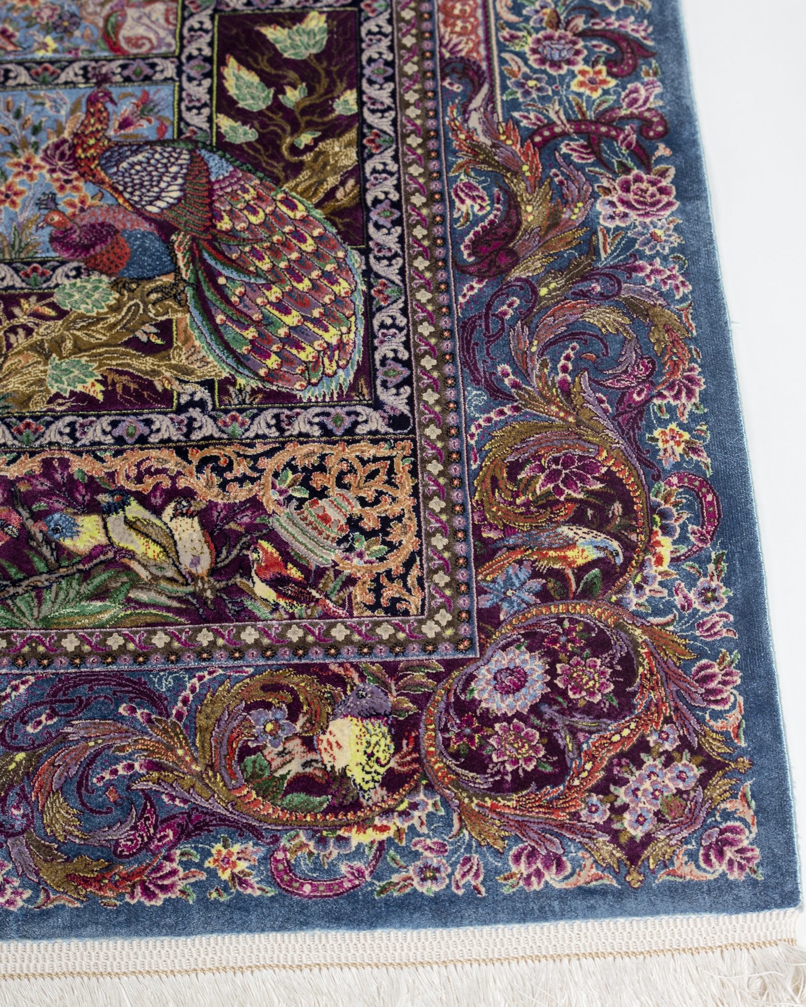 Golzar Persian silk and wool carpet border and pattern detail, lavender 225x150 cm - Tabeer Homes Dubai