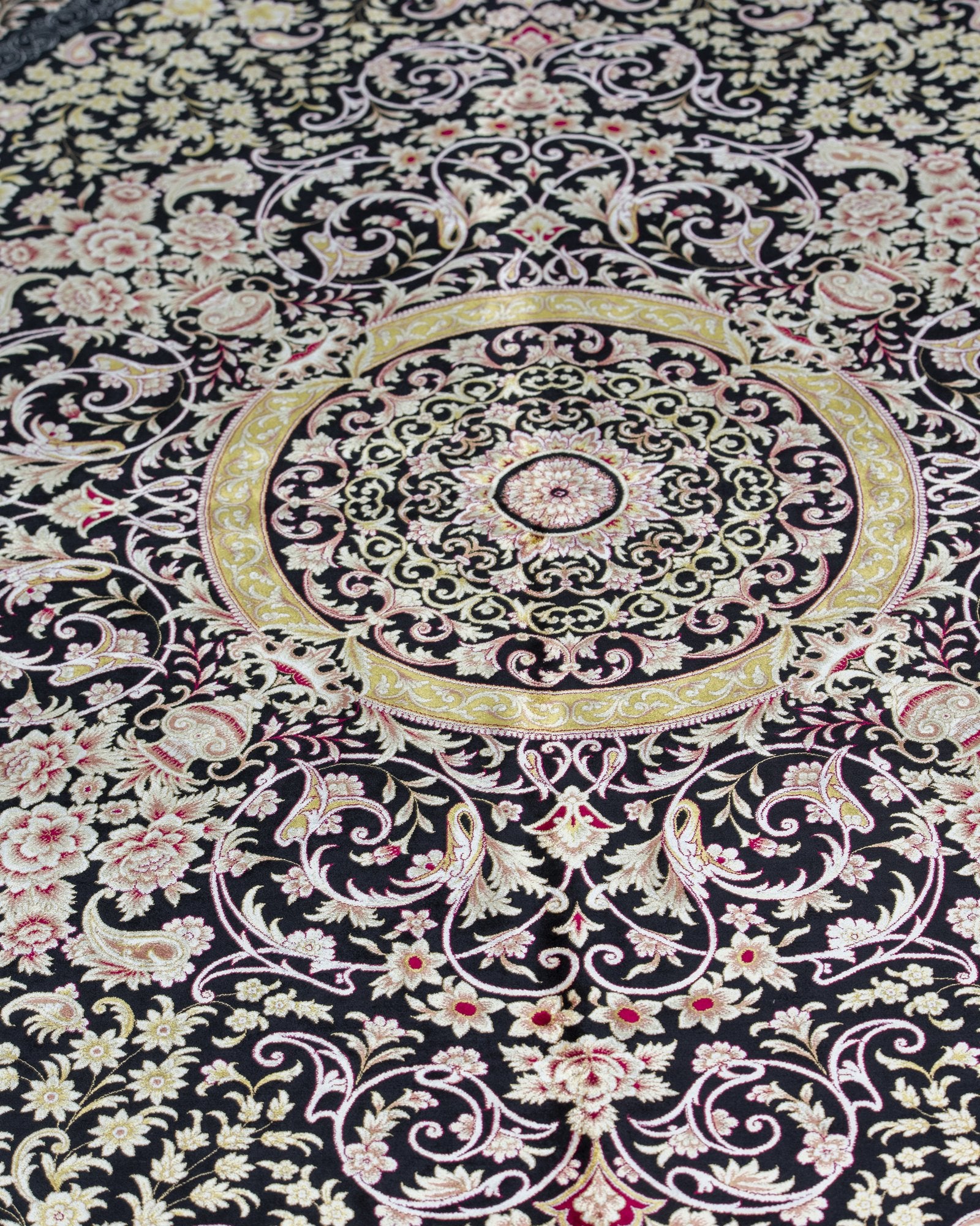 Isolde Persian silk rug centre medallion close-up, black and gold 200 x 300 cm - Tabeer Homes Dubai