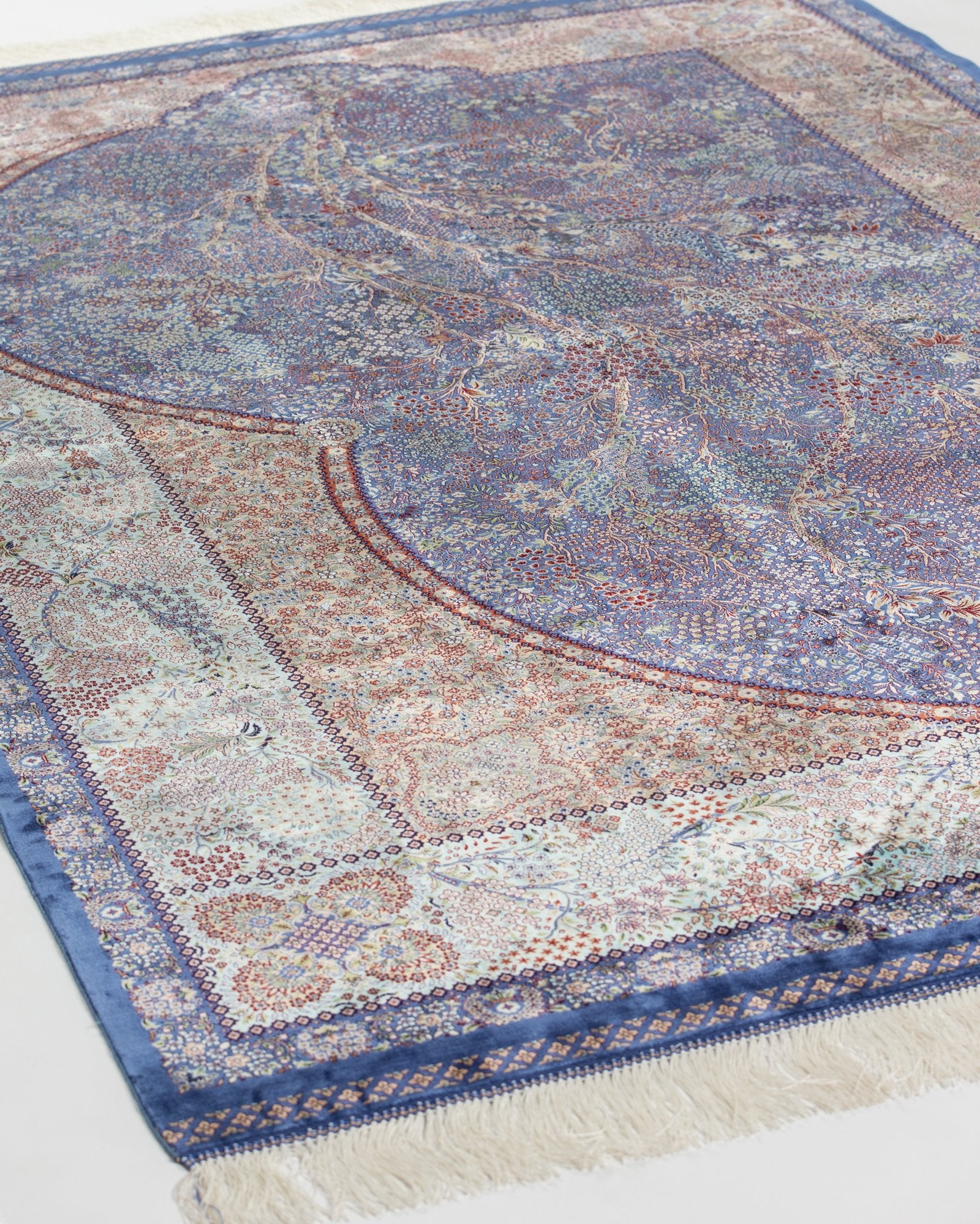 Lavinia Persian silk carpet design detail, lavender 225x150 cm - Tabeer Homes Dubai