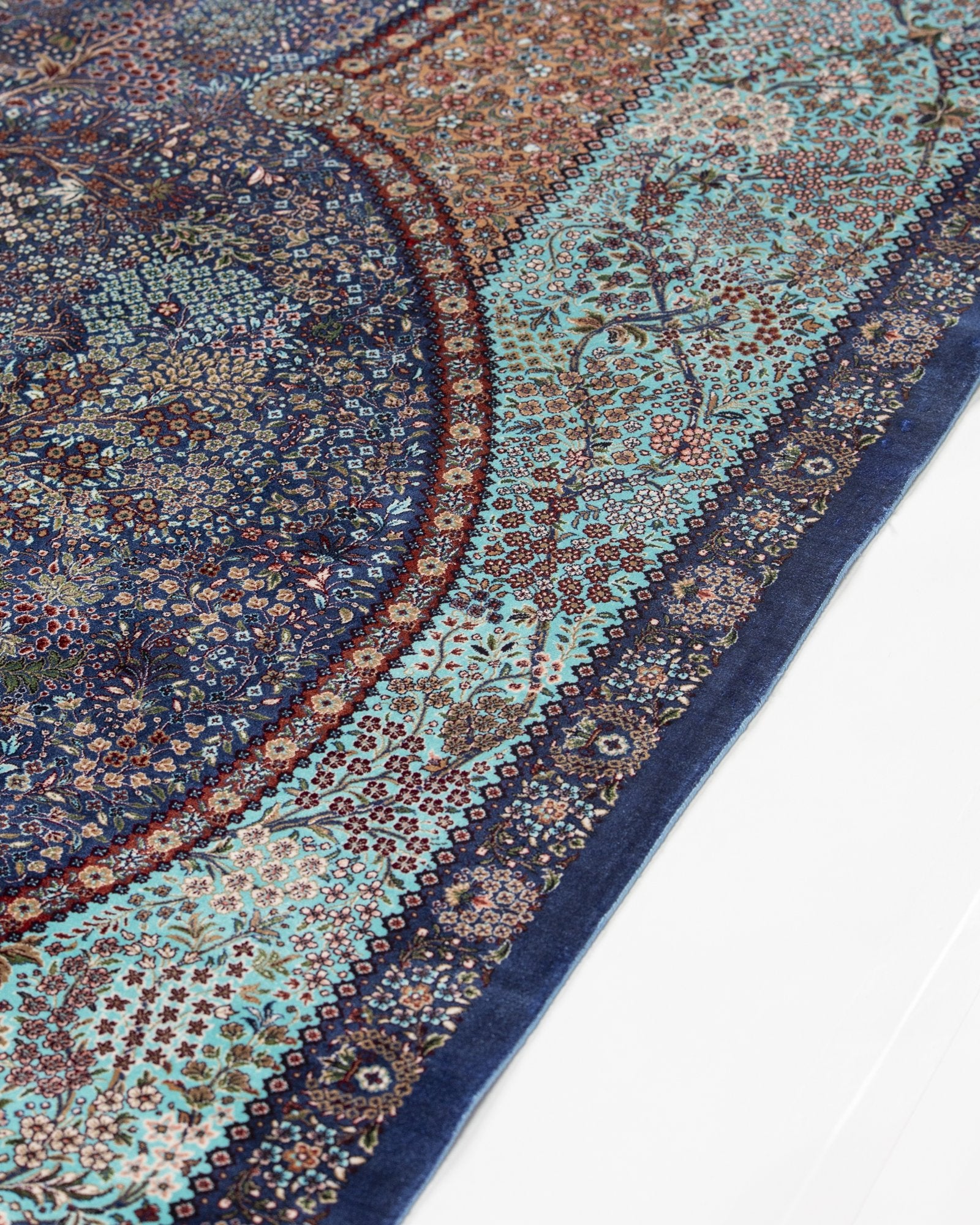 Lavinia Persian silk carpet corner and fringe detail, lavender 225x150 cm - Tabeer Homes Dubai