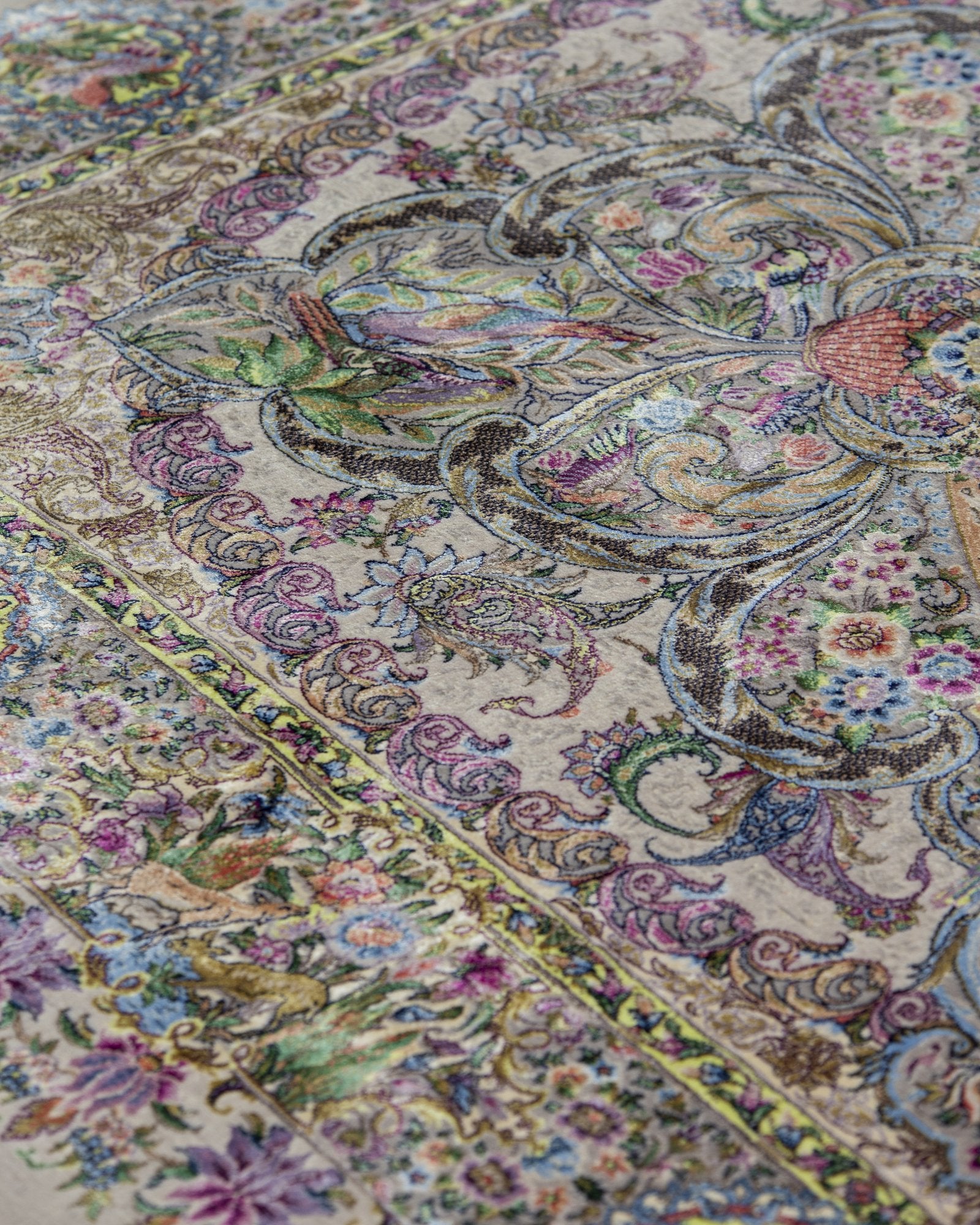 Livia Persian silk and wool rug fringe and selvedge detail, ivory beige 200 x 300 cm - Tabeer Homes Dubai