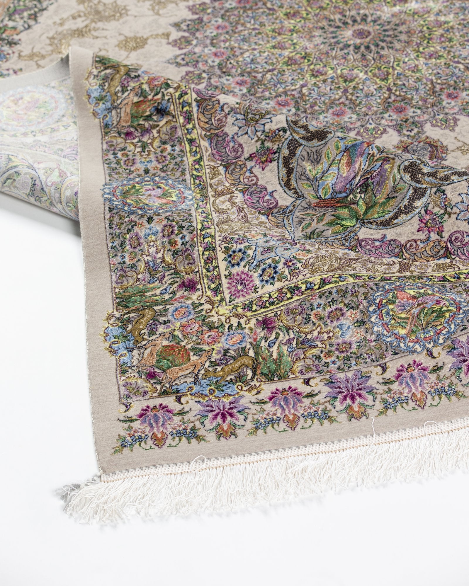 Livia silk and wool carpet field pattern detail in ivory beige, 200 x 300 cm - Tabeer Homes Dubai
