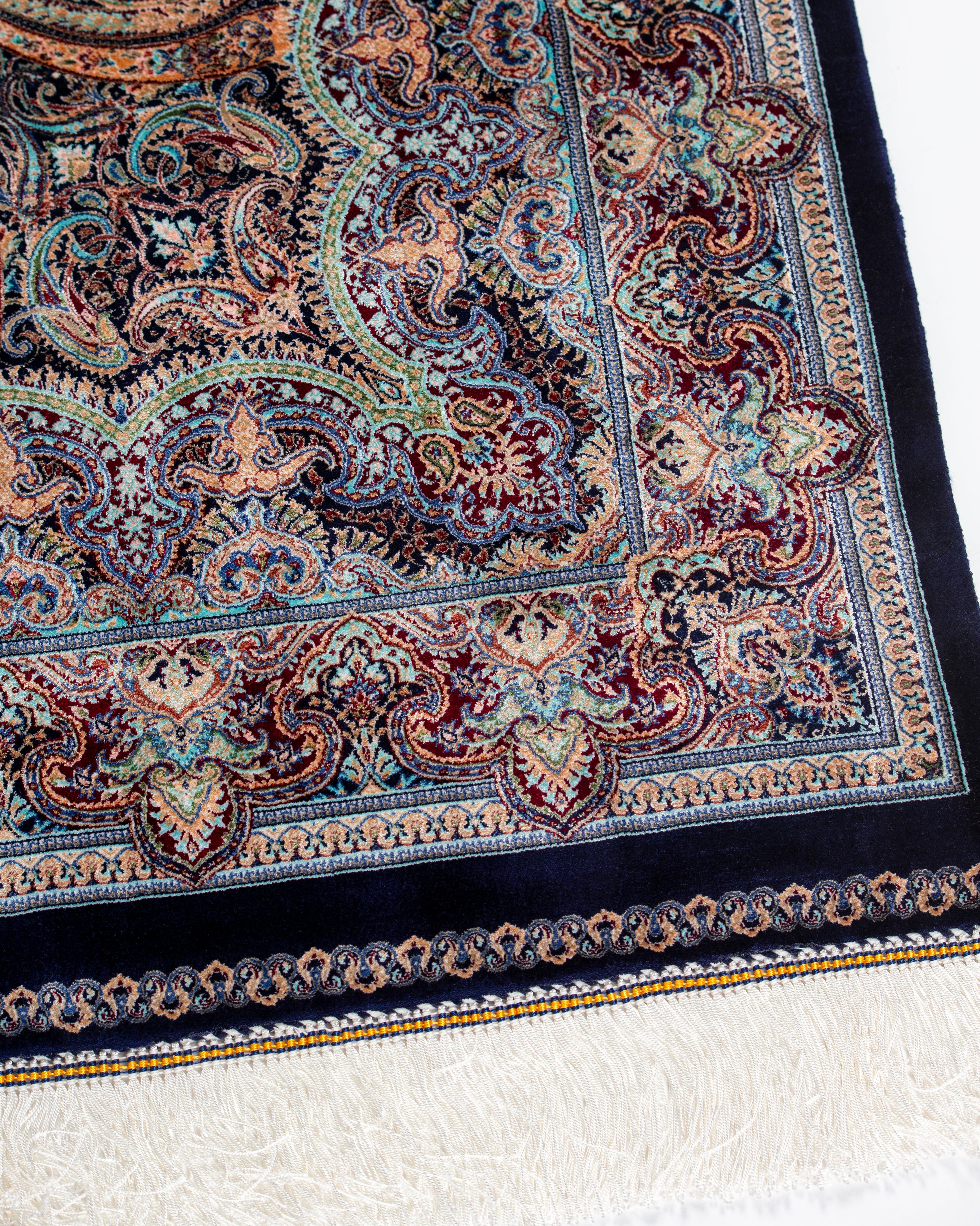 Navy border detail of the Mahtab grey silk rug
