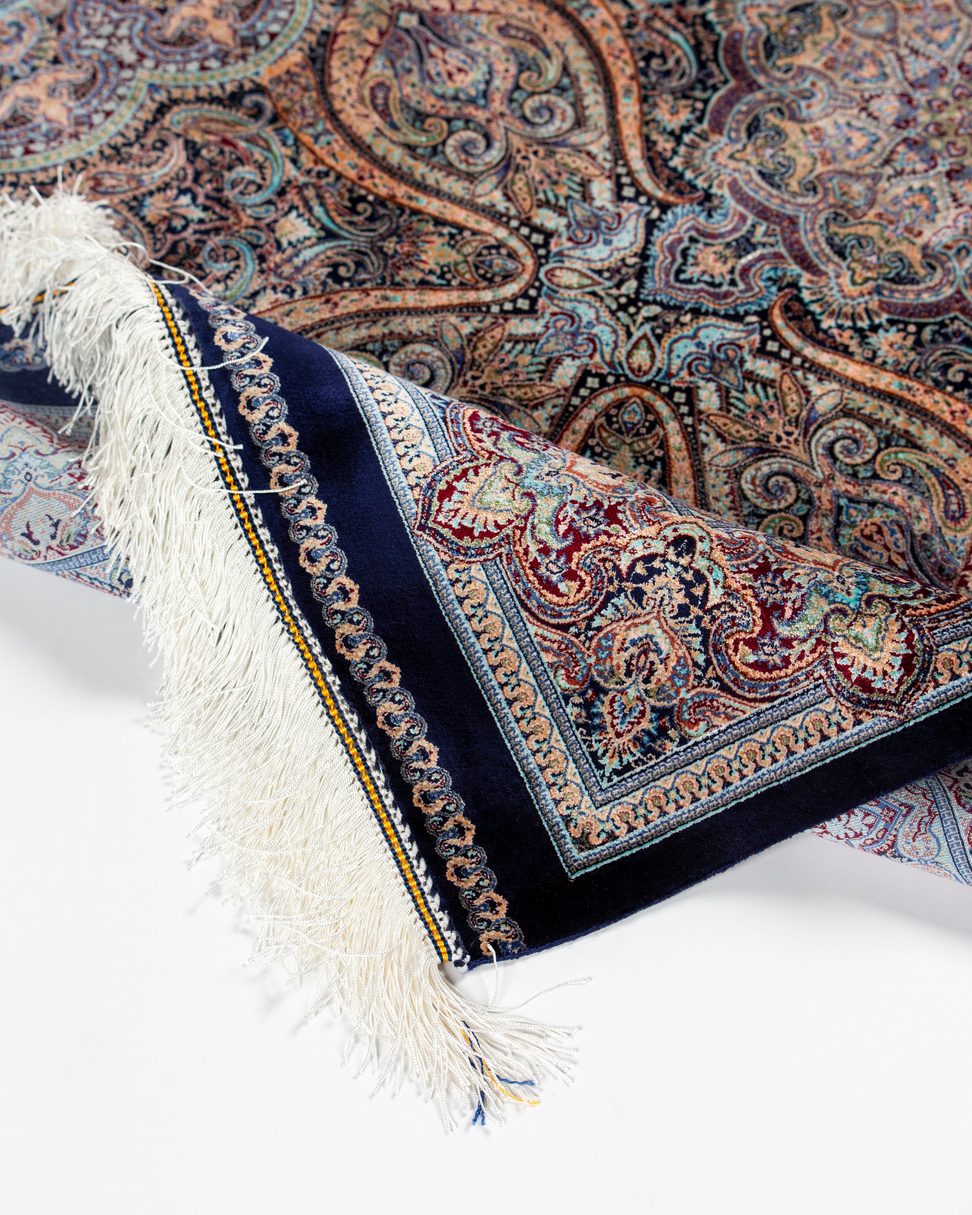 Corner and fringe of the Mahtab grey silk rug