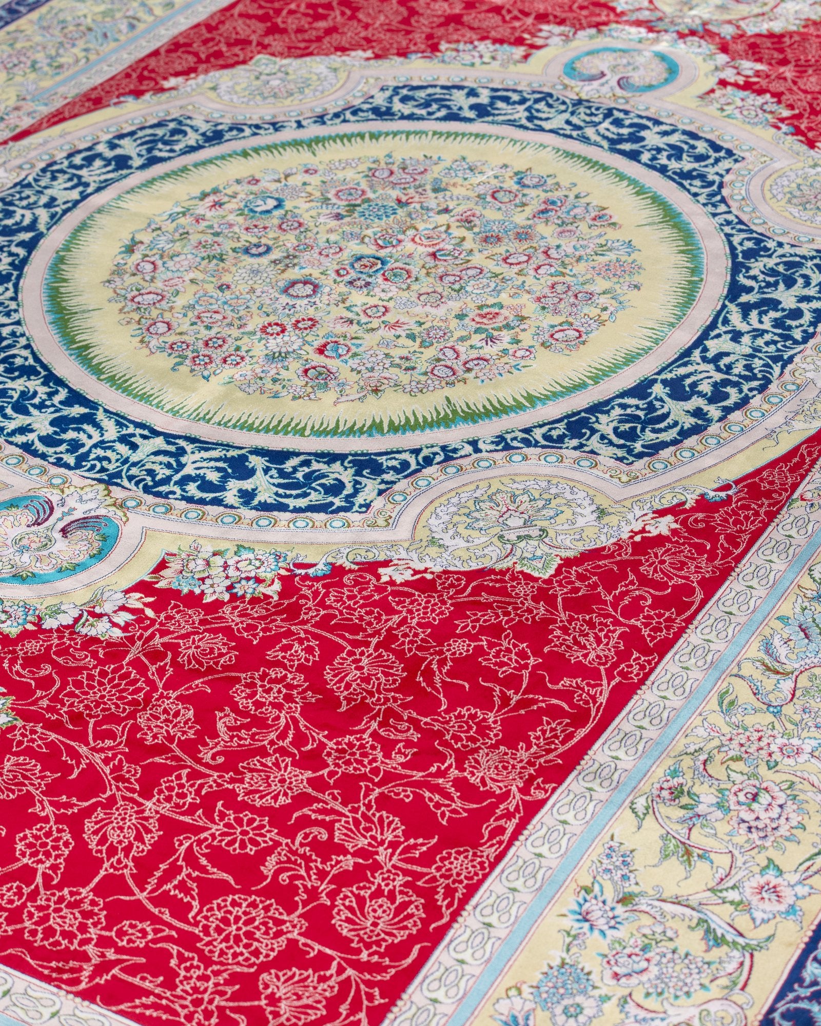 Marguerite silk carpet field pattern detail in red and ivory, 200 x 300 cm - Tabeer Homes Dubai