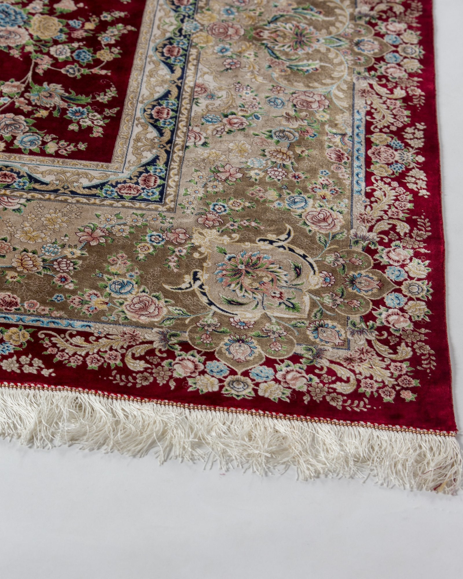 Octavia silk carpet field pattern detail in deep red, 300 x 400 cm - Tabeer Homes Dubai