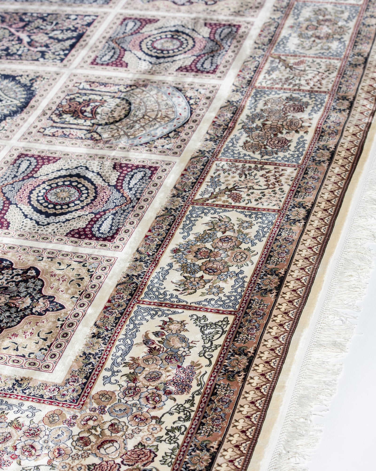 Pariwash Persian silk carpet design detail in ivory and grey, 250 x 350 cm - Tabeer Homes Dubai