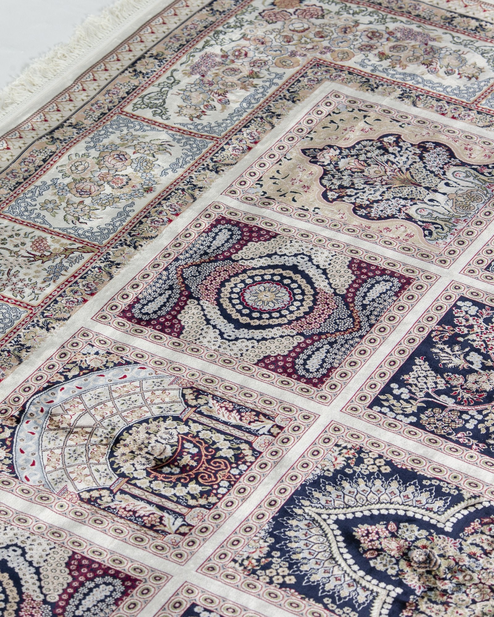 Pariwash silk carpet floral motif close-up in ivory and grey, 250 x 350 cm - Tabeer Homes Dubai