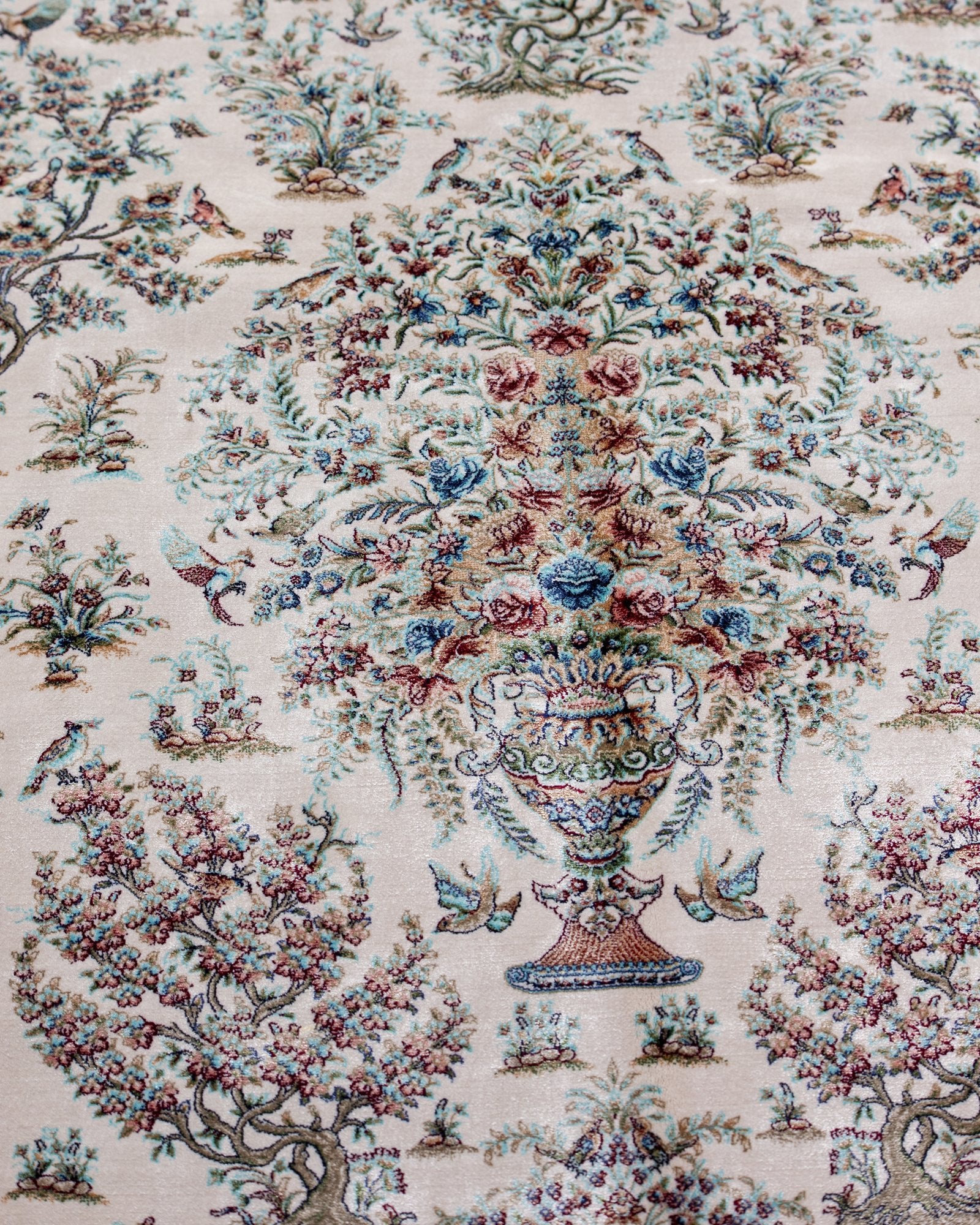 reverse showing the fine silk weave on the Parvaneh ivory silk rug